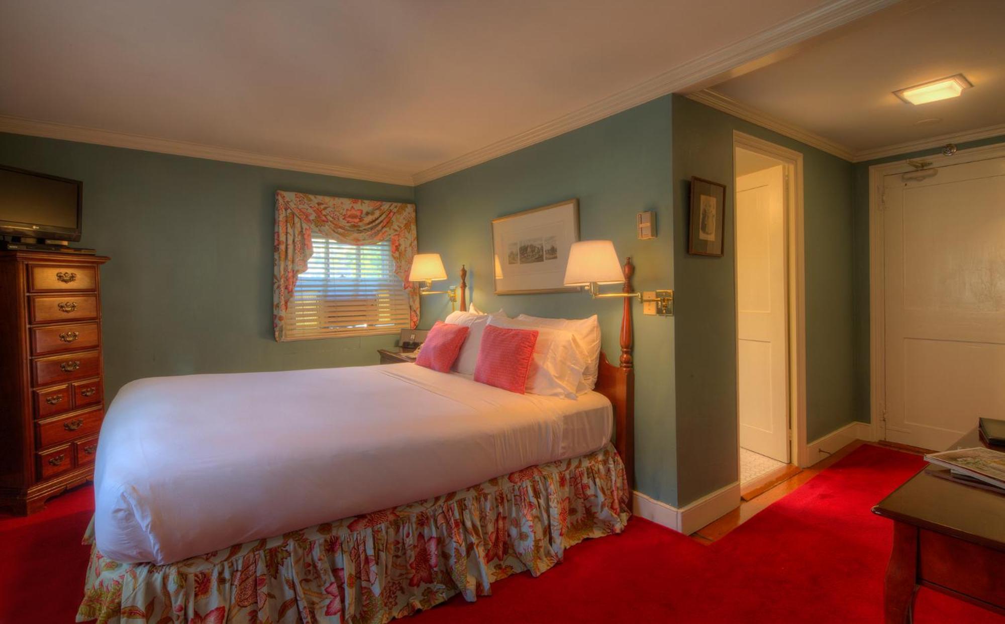 Queen Room,1623104382:JPEG