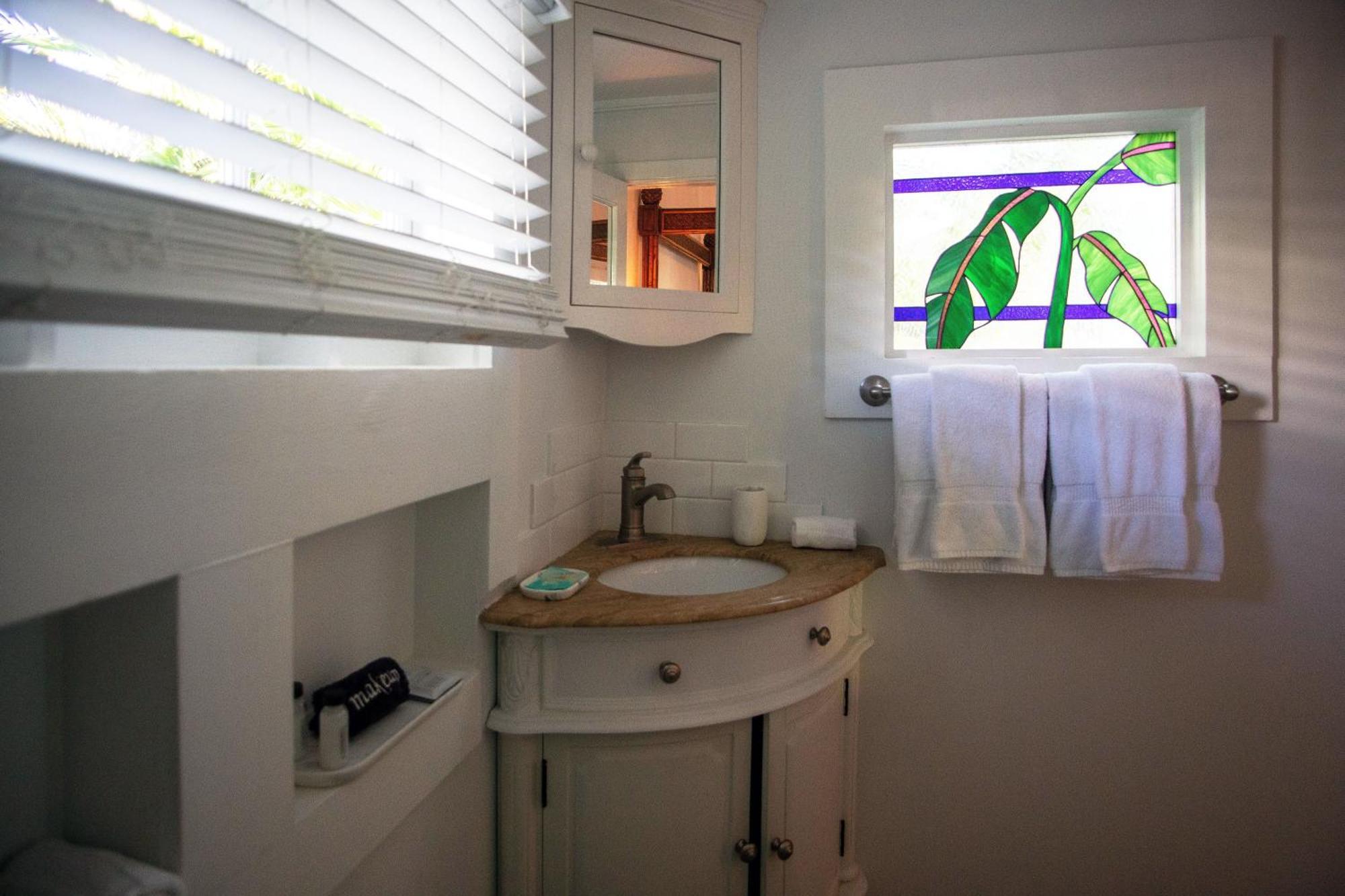 King Room,1571299202:JPEG