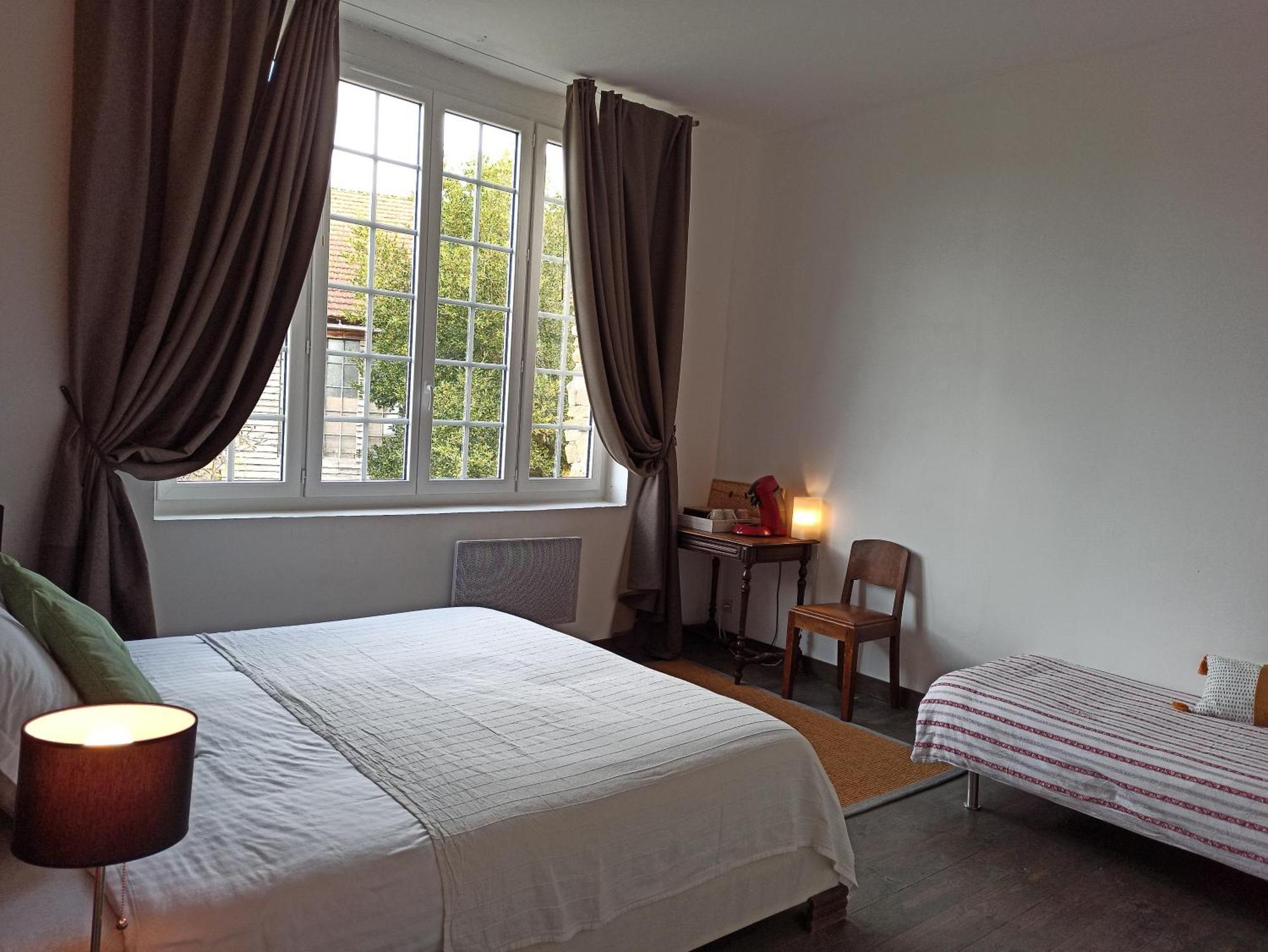Chambre Triple avec Salle de Bains Privative