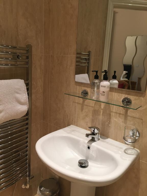 Standard King Room,159561282:JPEG