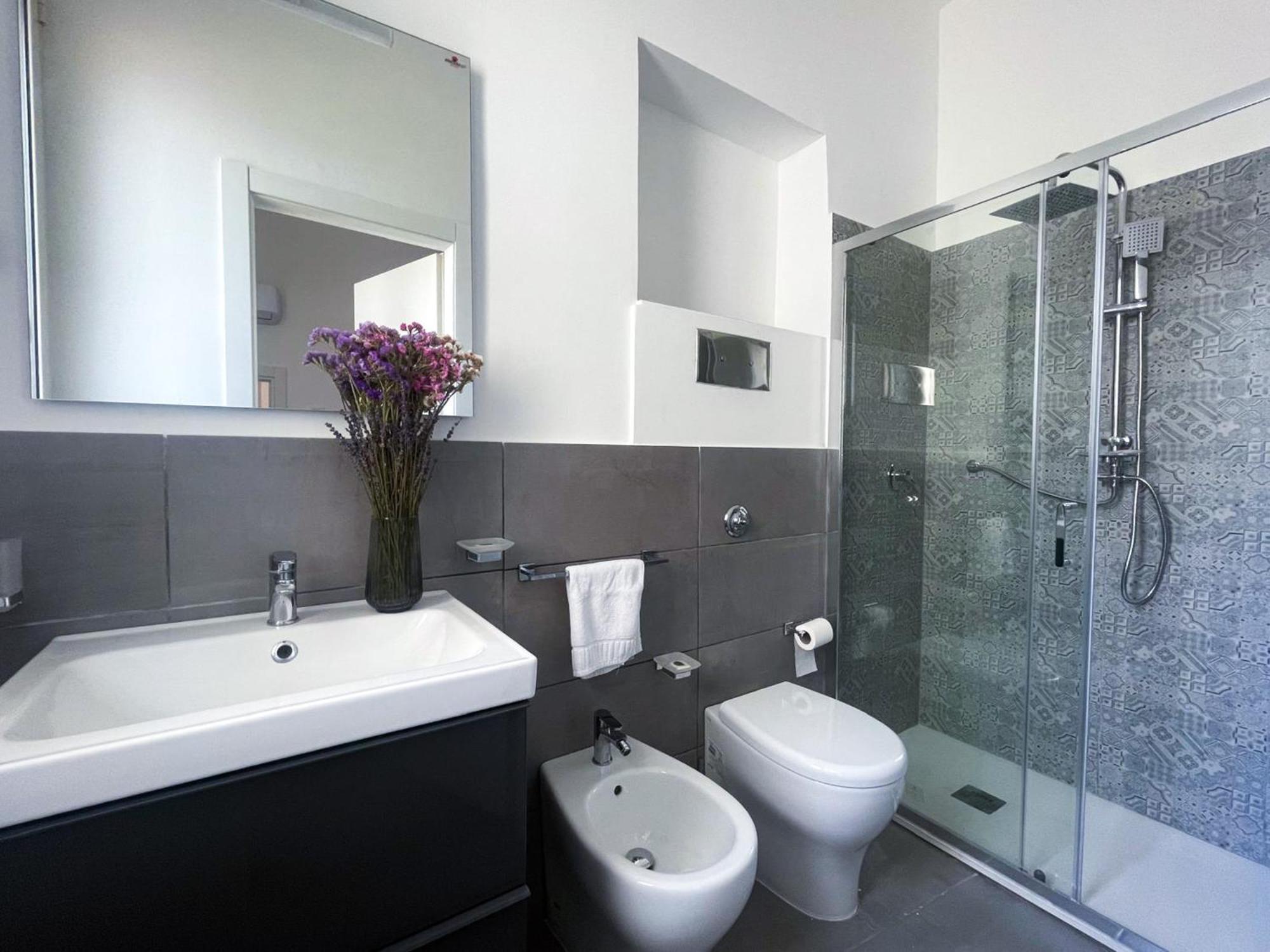 Camera Doppia con Letti Singoli con Bagno Privato