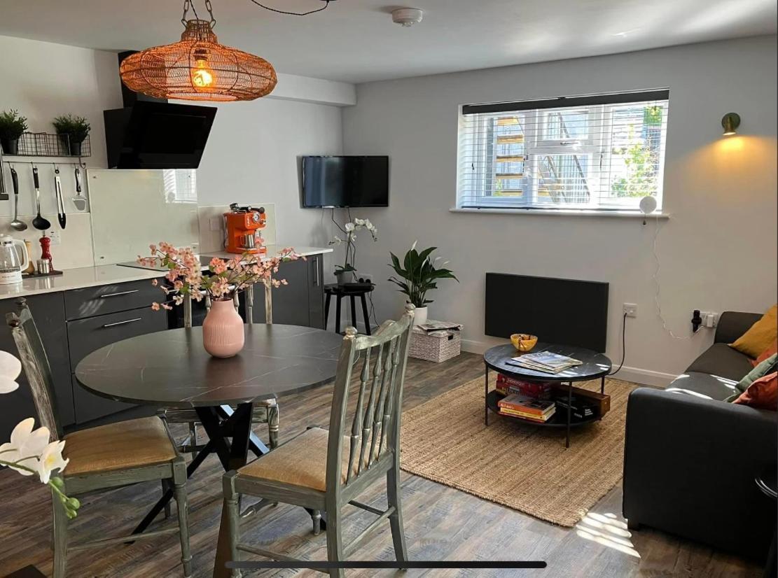 Apartment with Garden View