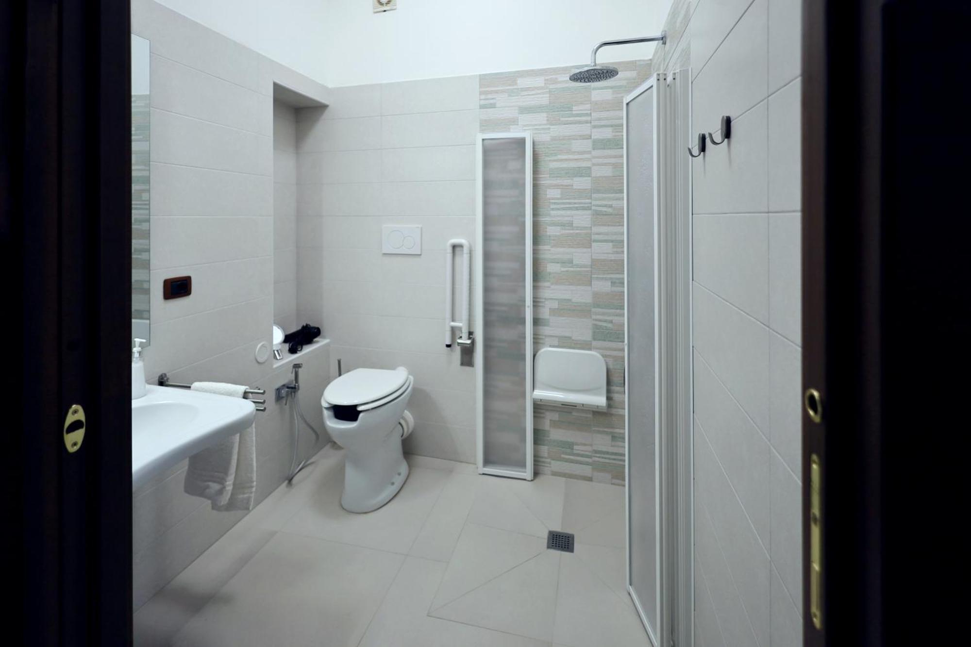 Camera Matrimoniale con Bagno Privato