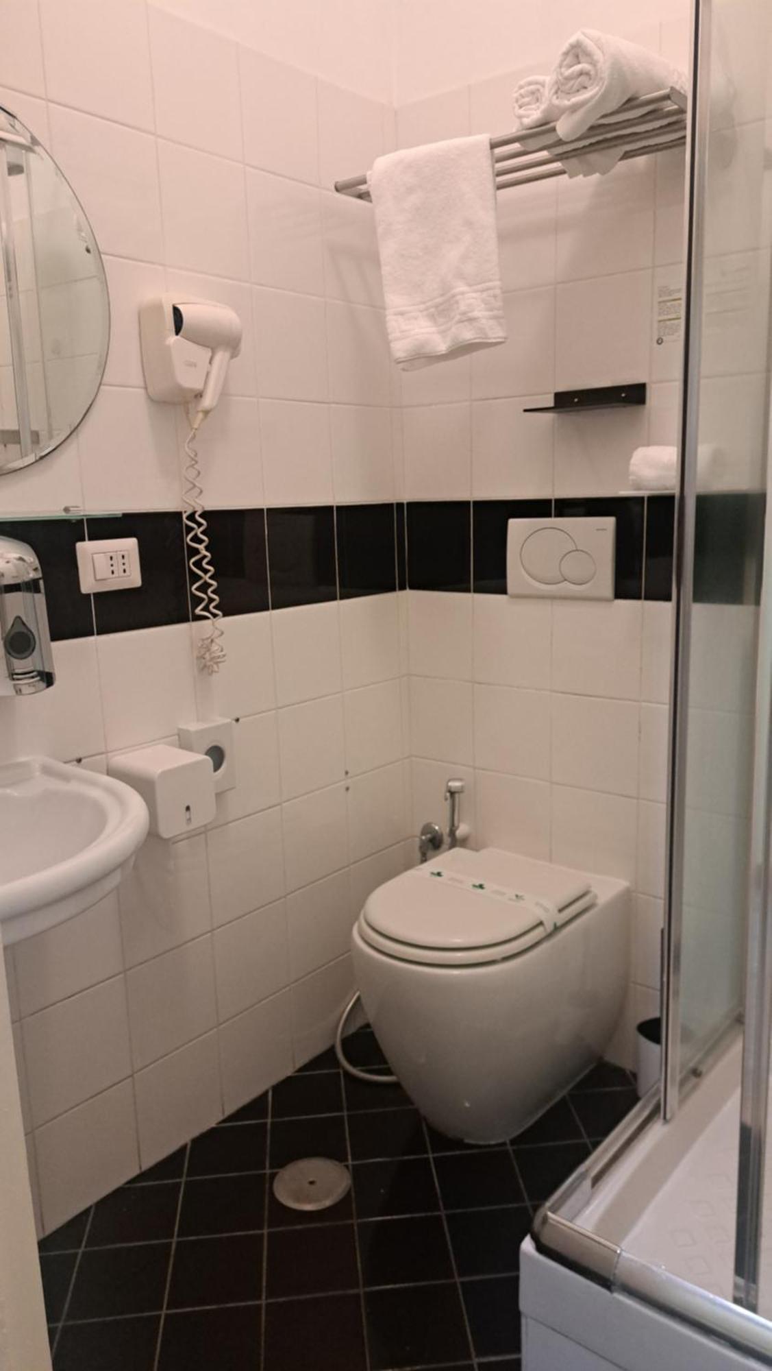 Double Room Private External Bathroom