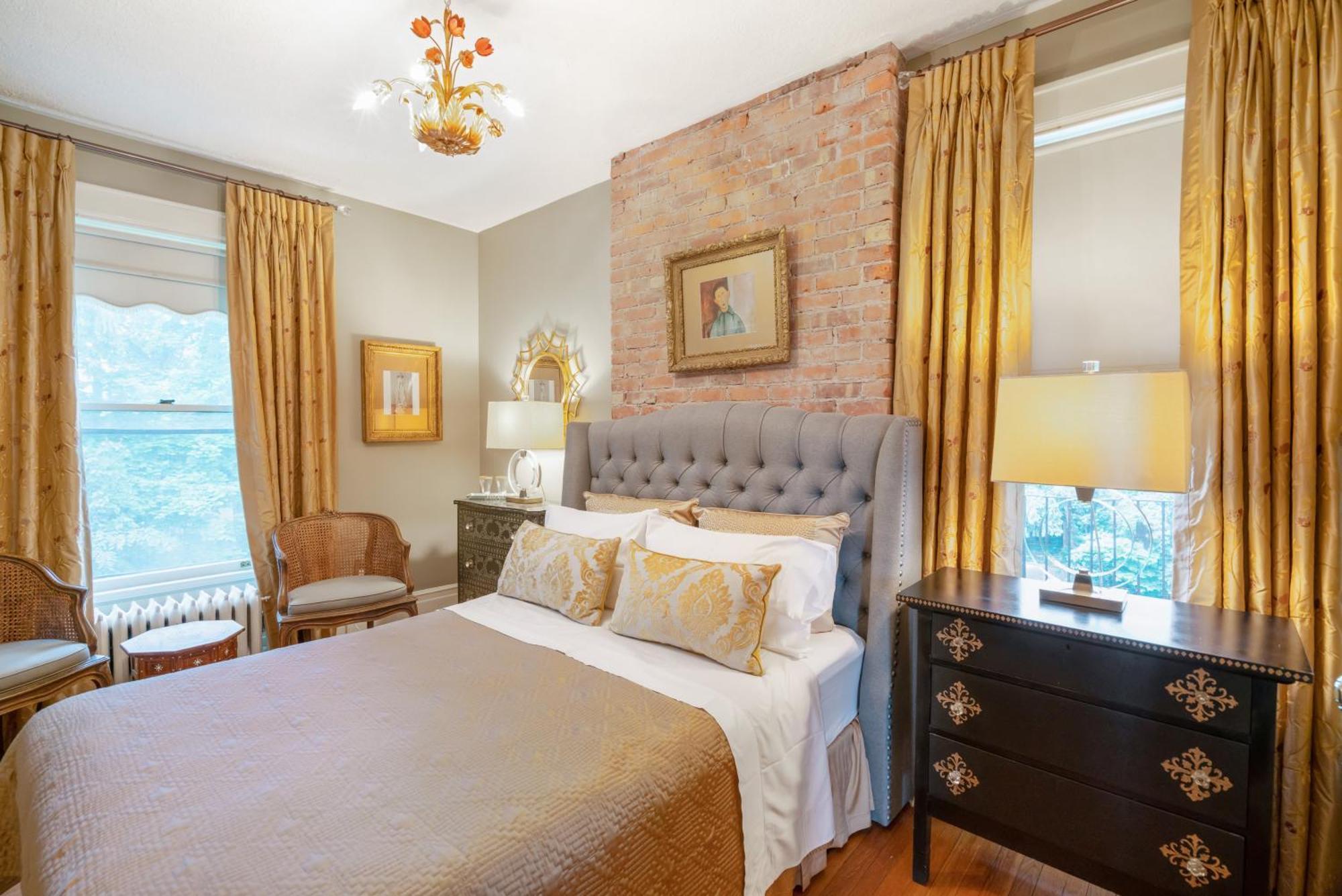 Queen Room with Garden View