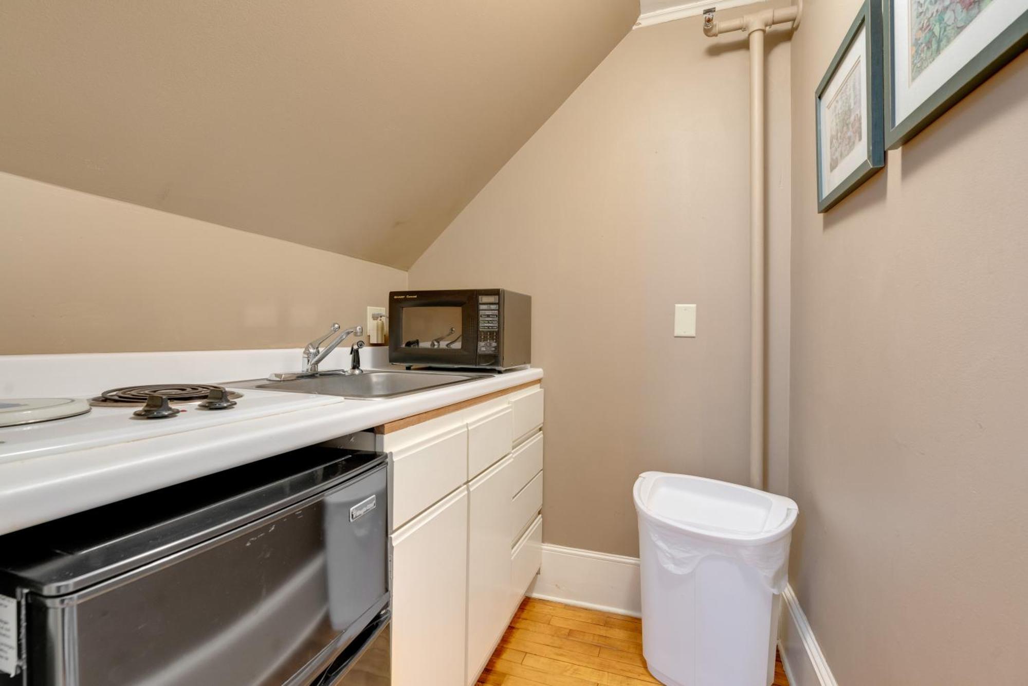 Queen Room,1591502656:JPEG