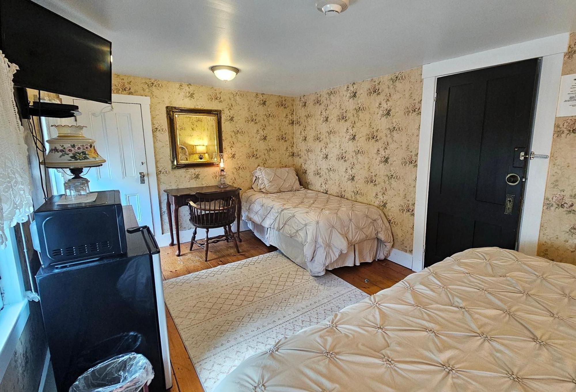 Deluxe Double Room with Bath