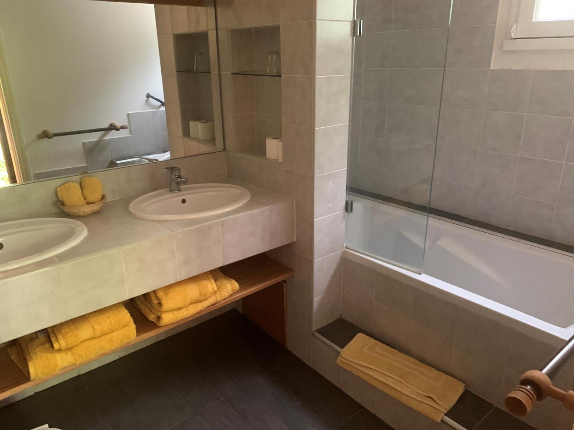 Chambre Deluxe (2 Adultes + 1 Enfant)