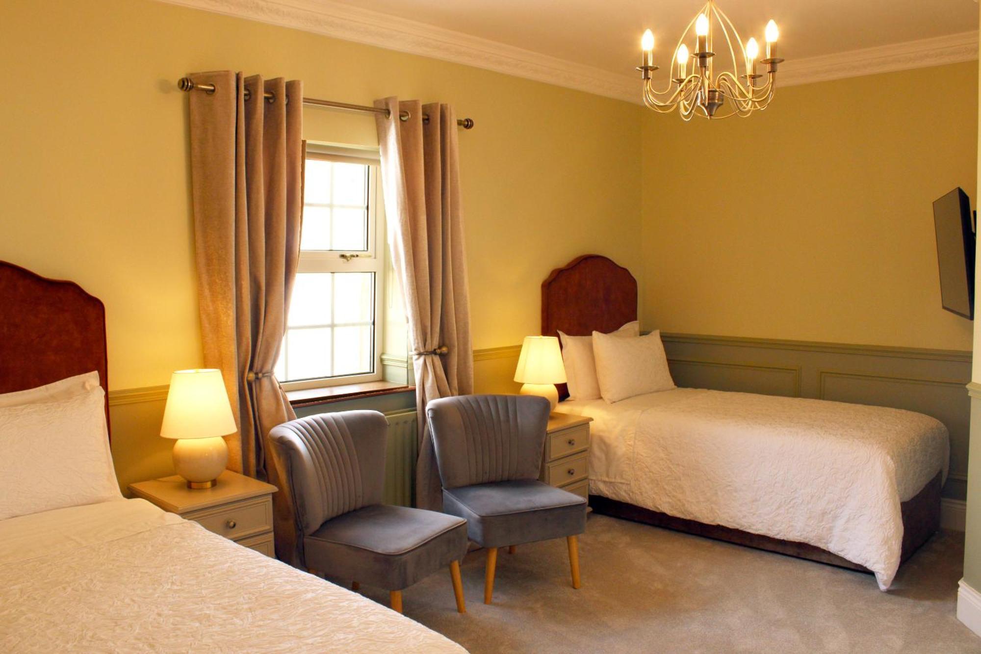 Twin Room with Private Bathroom