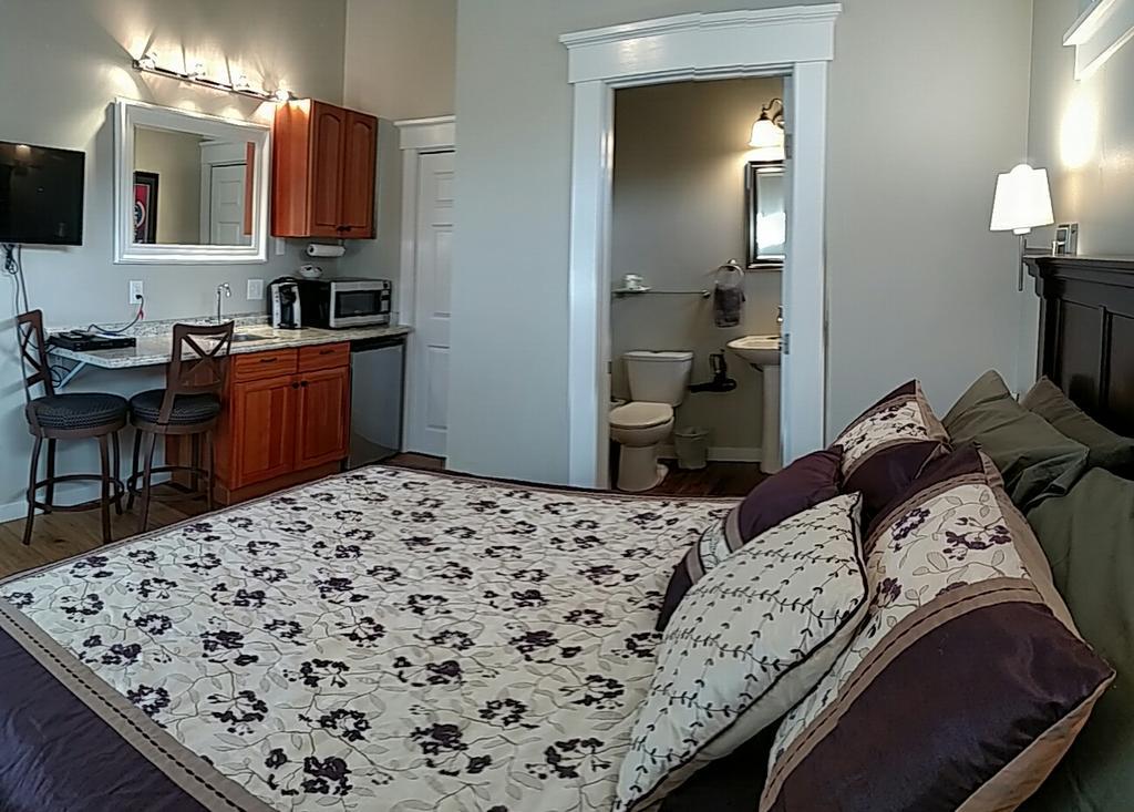 Deluxe Queen Suite,324394269:JPEG