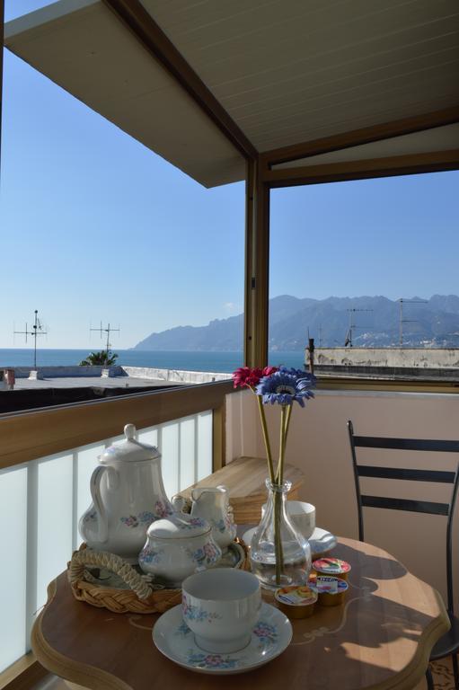 Camera Matrimoniale Deluxe con Balcone e Vista Mare
