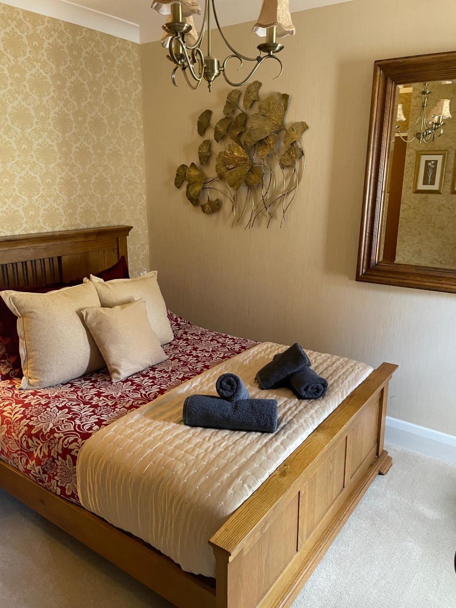 Small Double Room,1600569989:JPEG