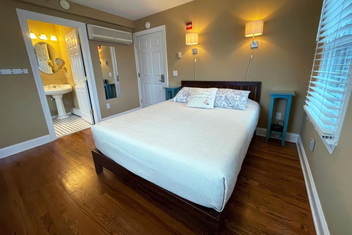 Queen Room with Spa Bath,1710621049:JPEG