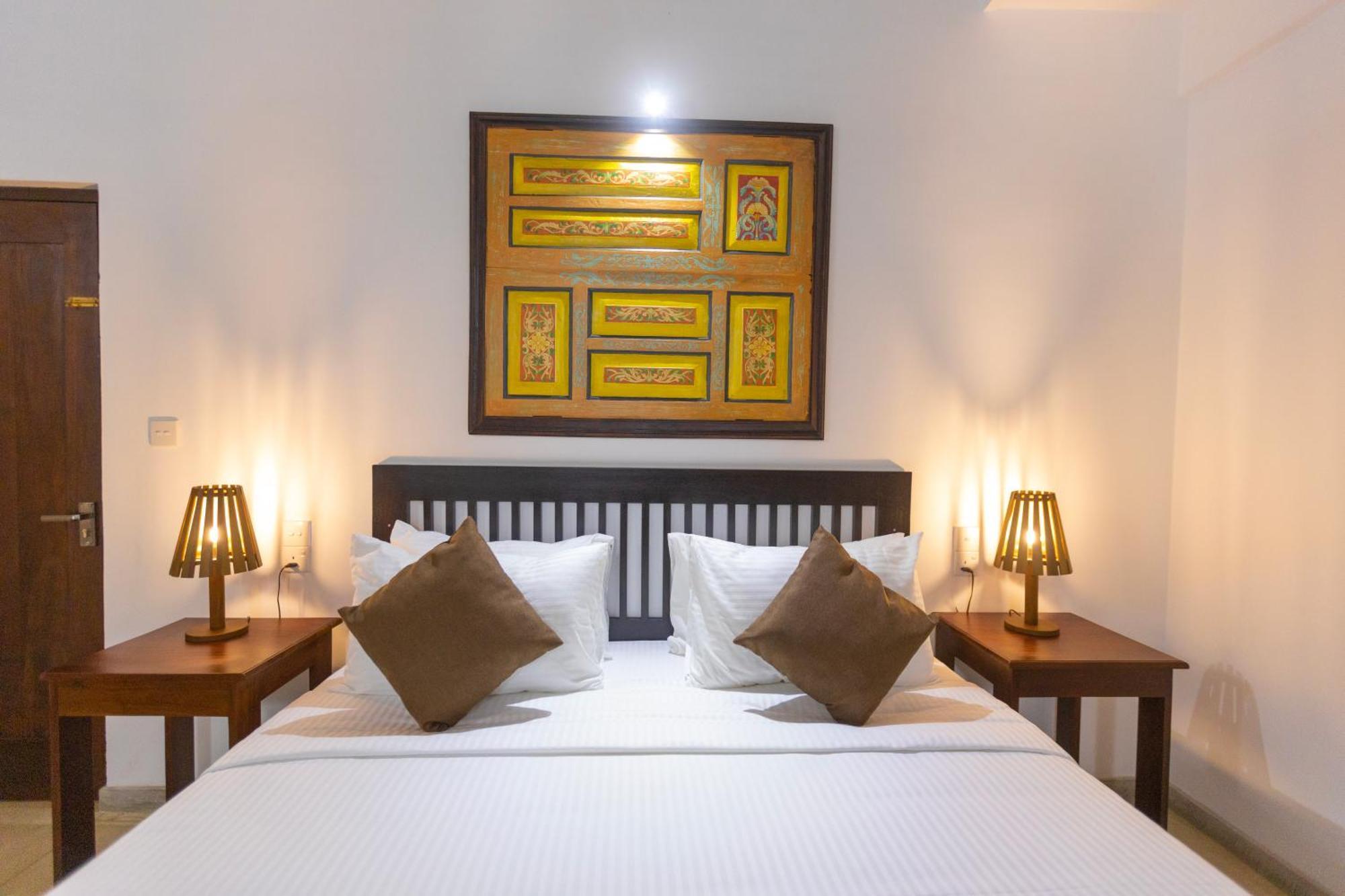 Deluxe Double Room (2 Adults + 1 Child)