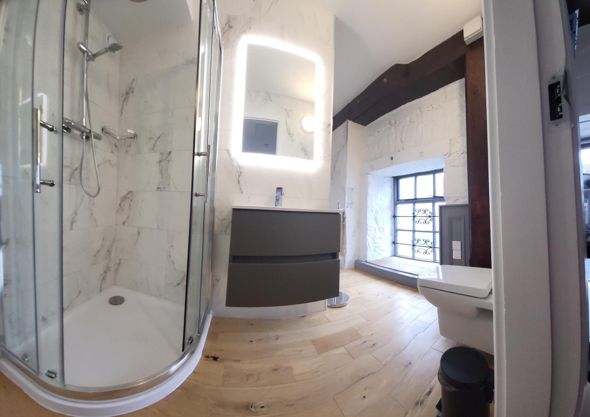 Twin Room with Private Bathroom