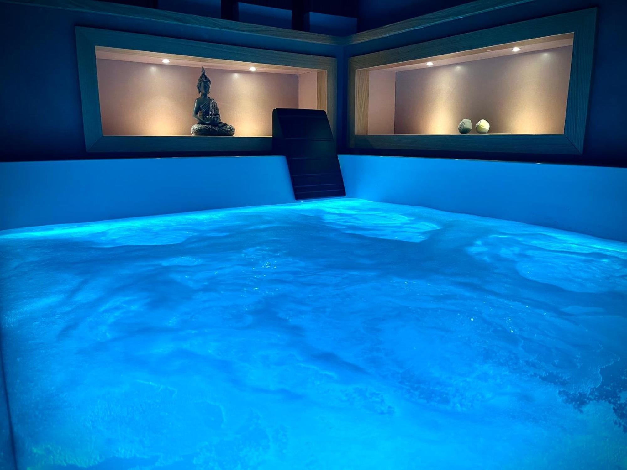 King Room Spa Bath,1618791248:JPEG