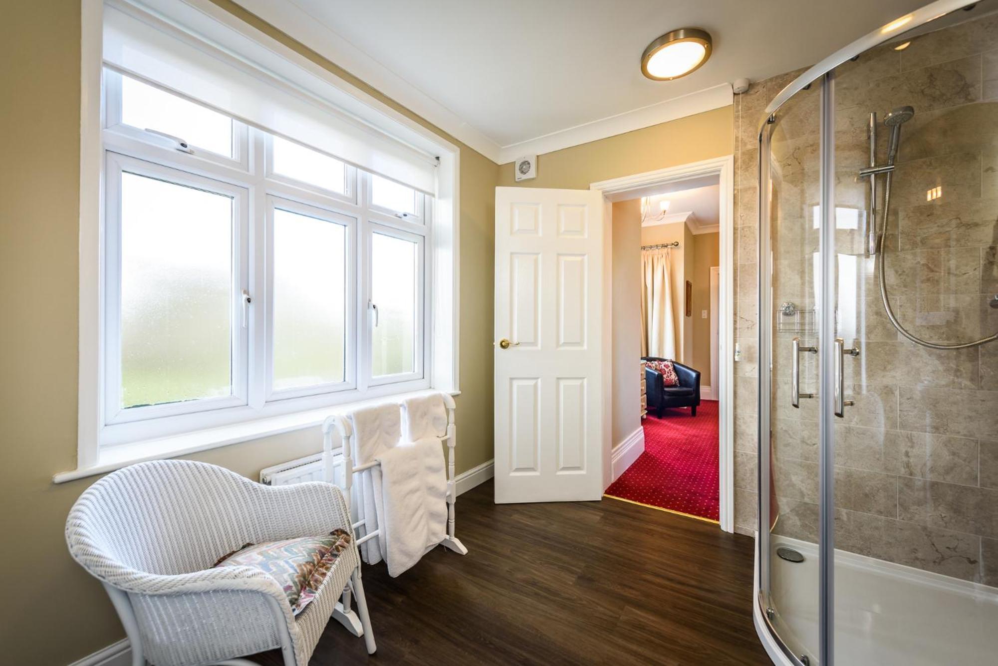 Twin Room with Private Bathroom,1619181491:JPEG