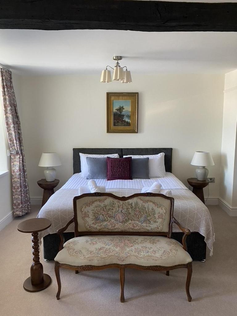 Double or Twin Room with Private Bathroom
