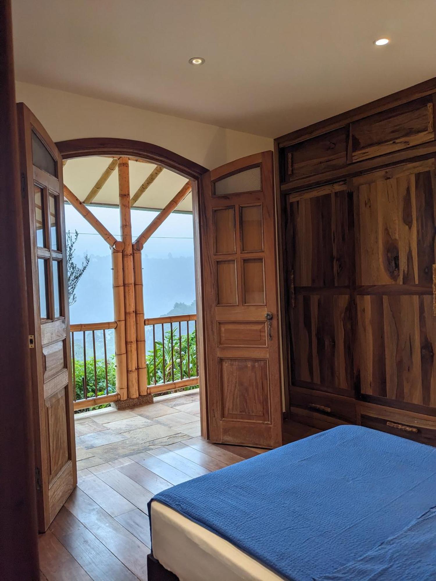 Habitación Doble con vistas a la montaña