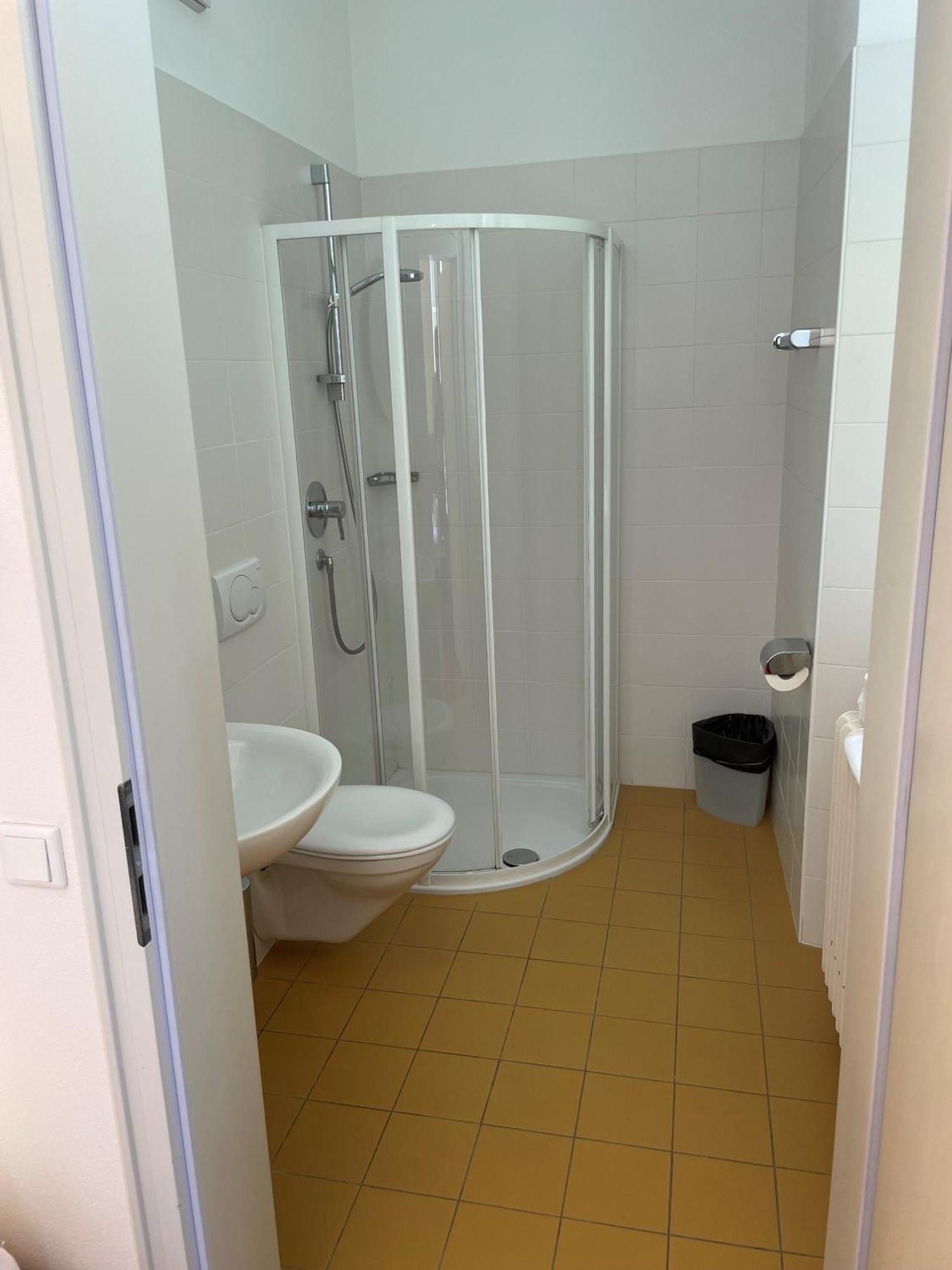 Single Room,1628617003:JPEG