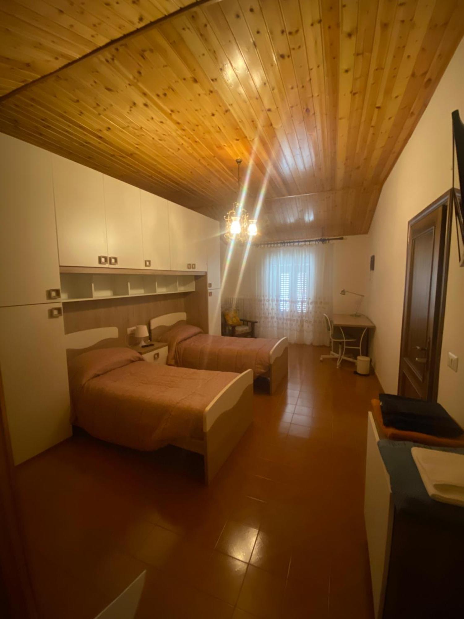 Camera Budget Doppia con Letti Singoli