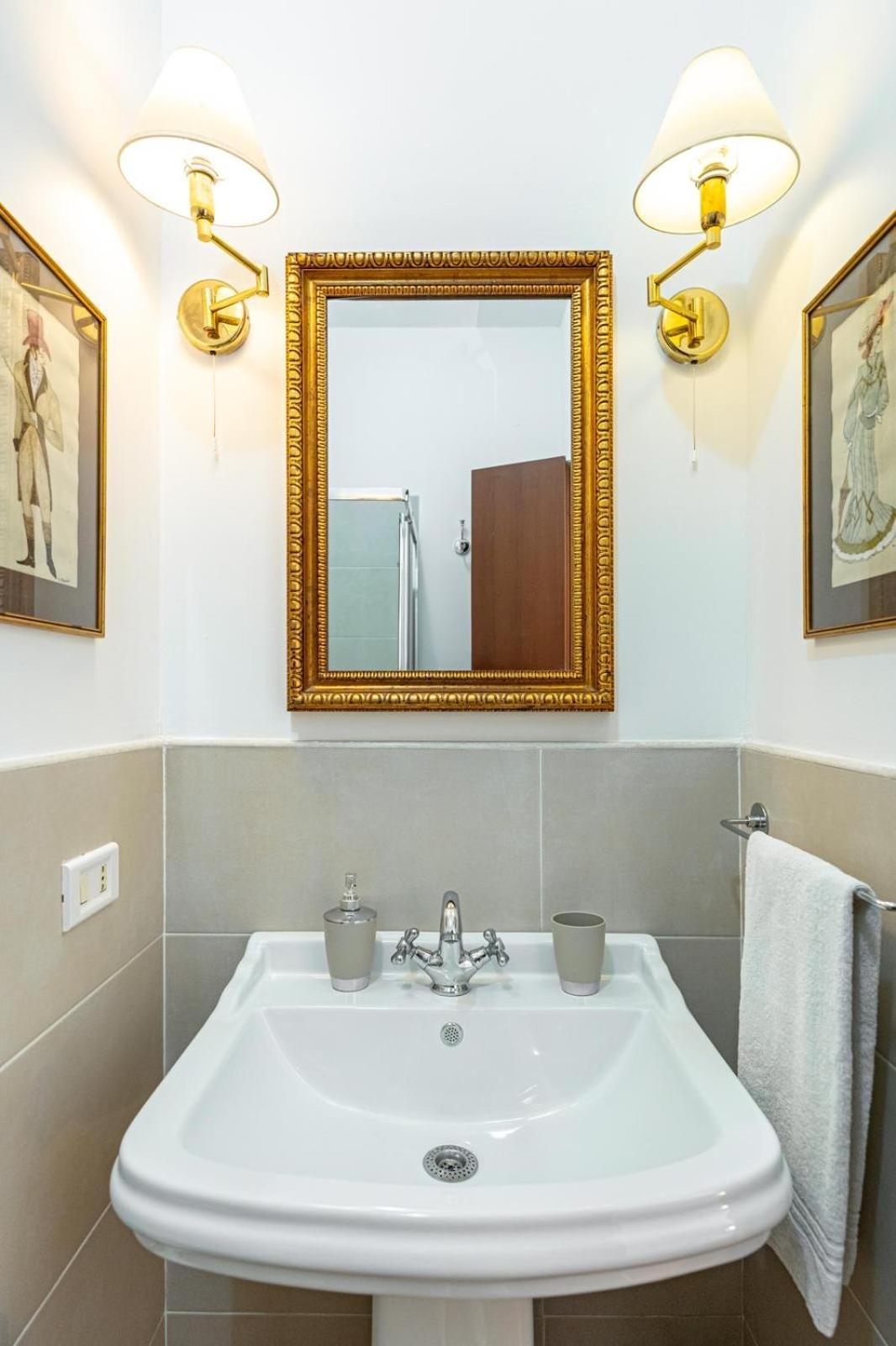 Double or Twin Room Private Bathroom