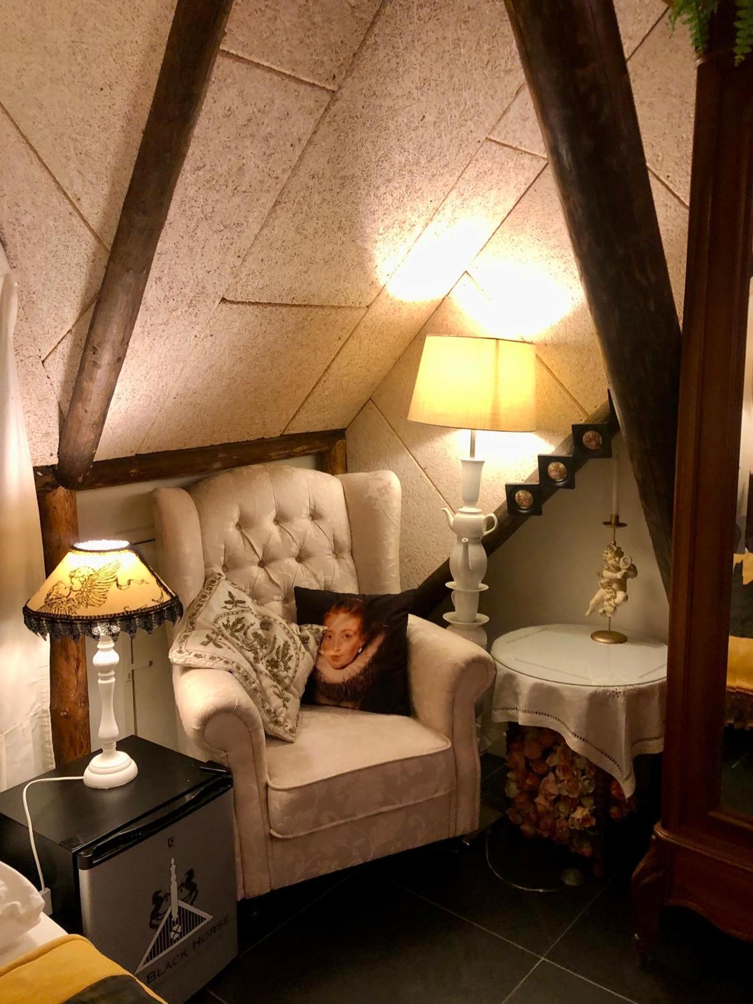 Double Room Private Bathroom