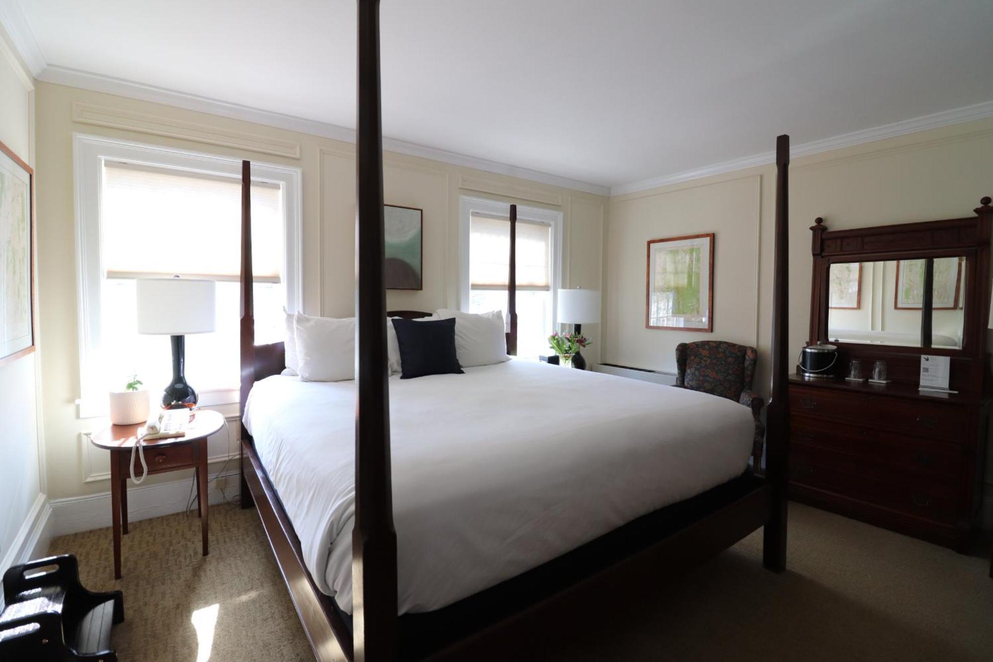 Queen Room,1631562051:JPEG