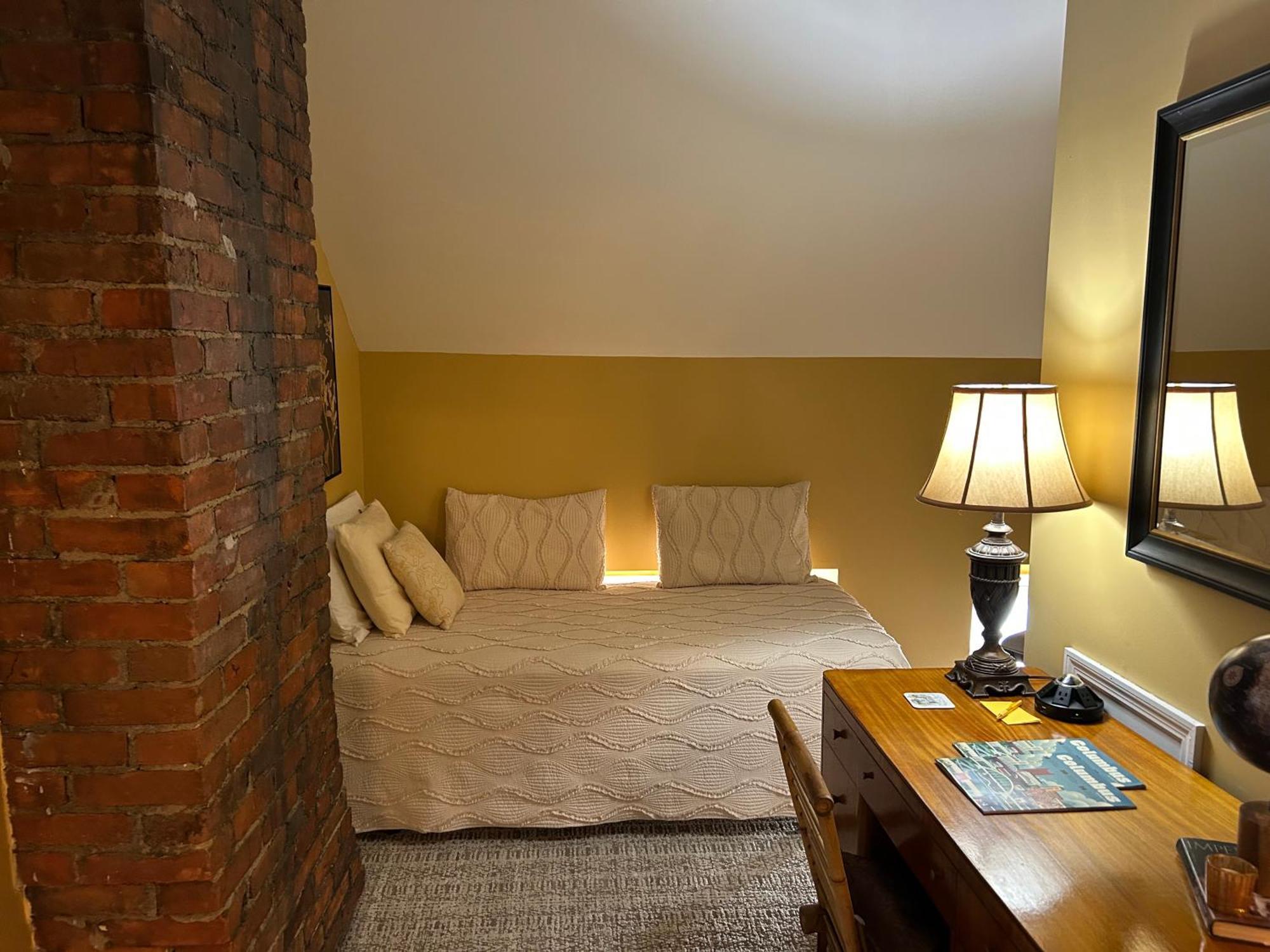 Suite,1632317388:JPEG