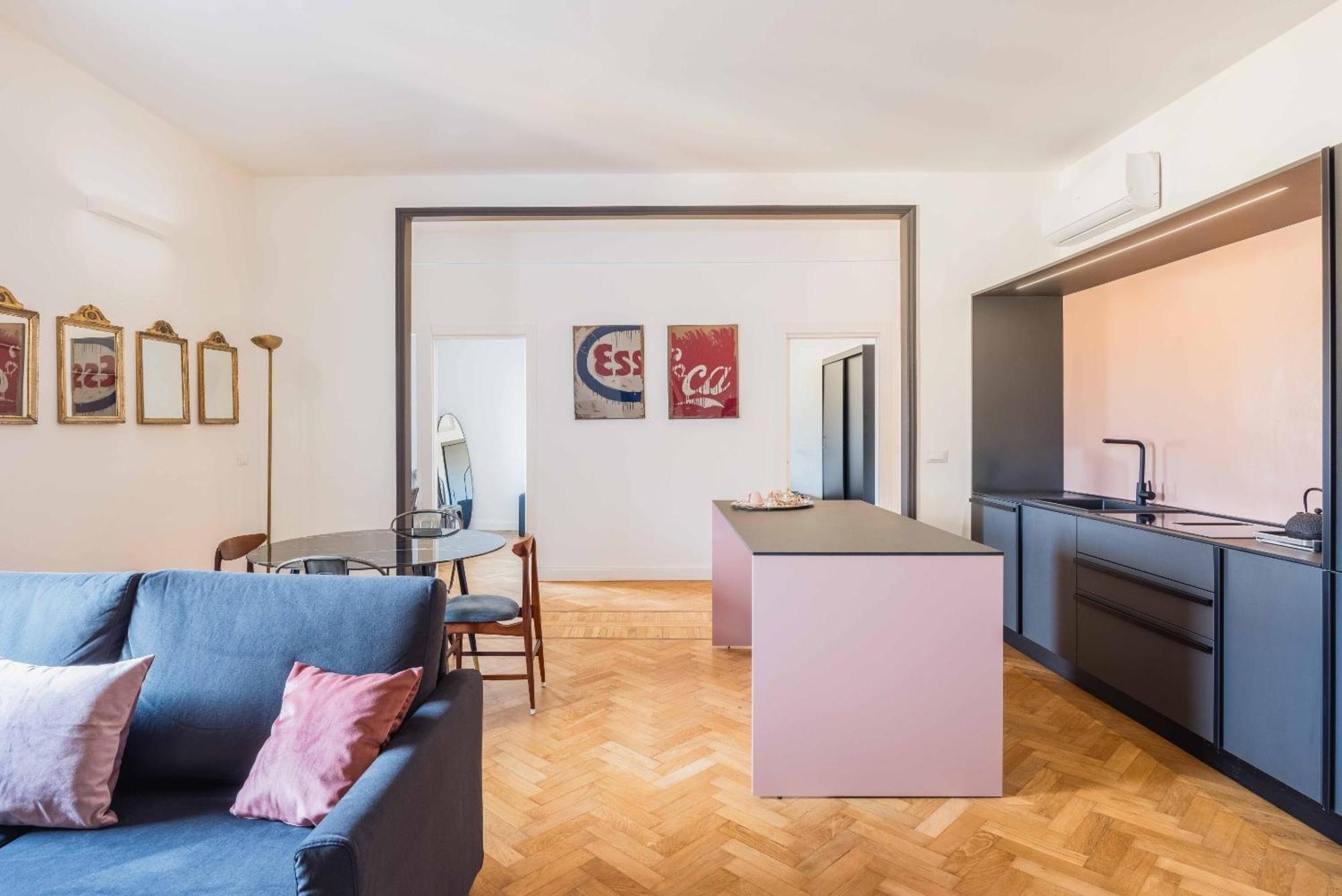 Deluxe One-Bedroom Apartment City View