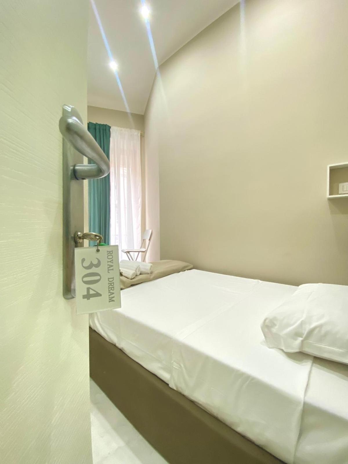 Camera Singola con Bagno Privato