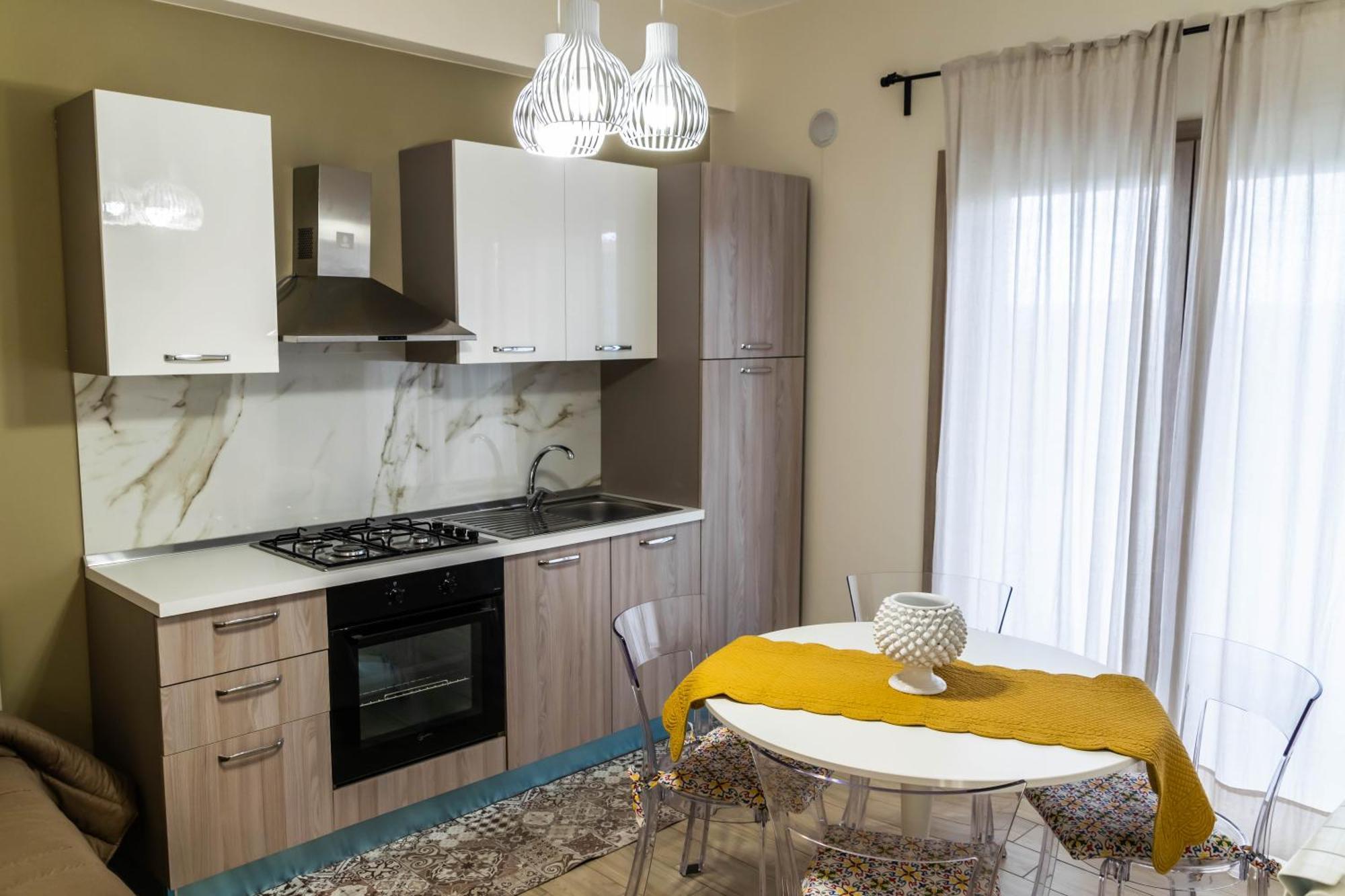 Habitación con cama extragrande.