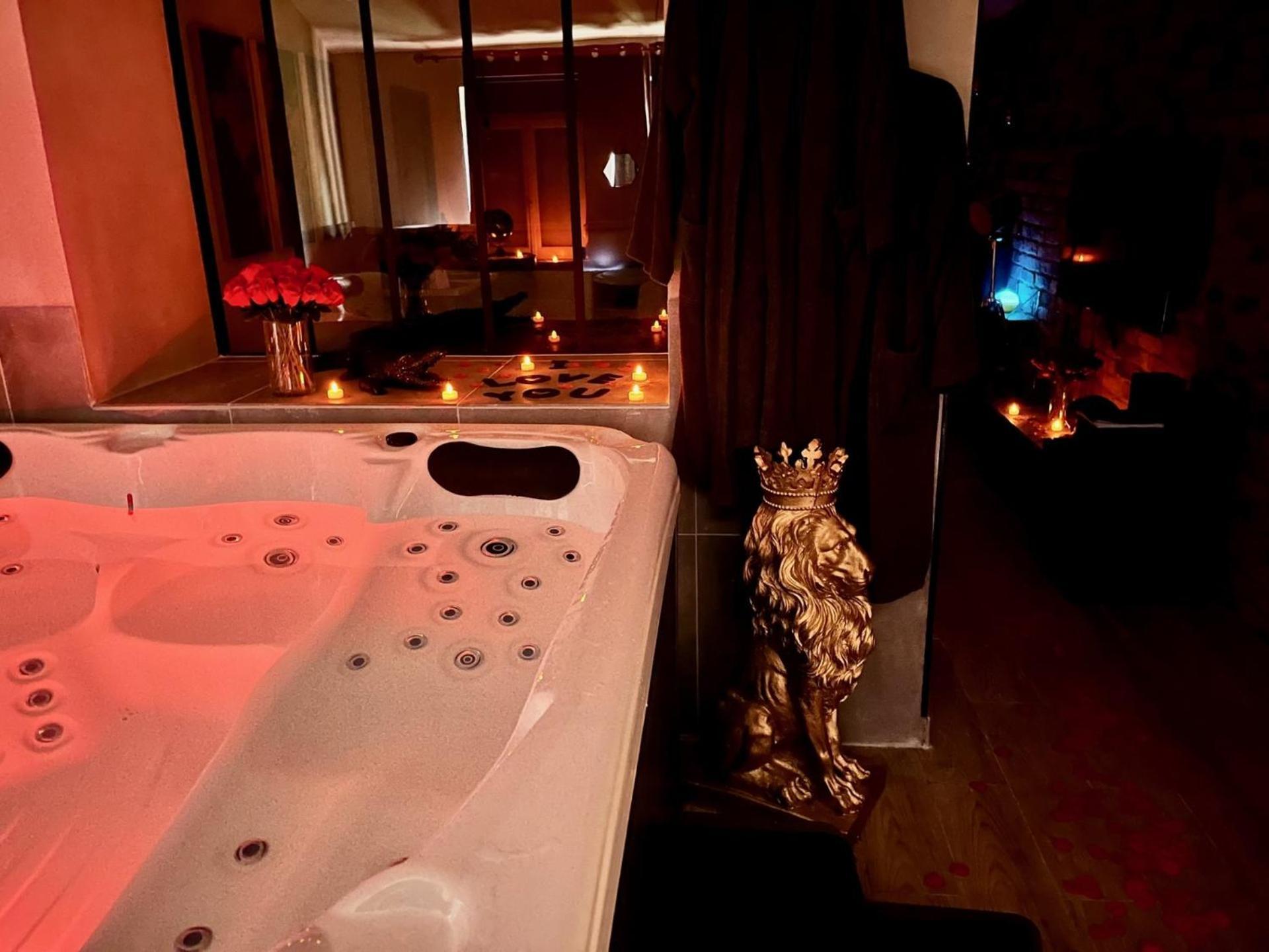 Chambre Lit King-Size avec Baignoire Spa