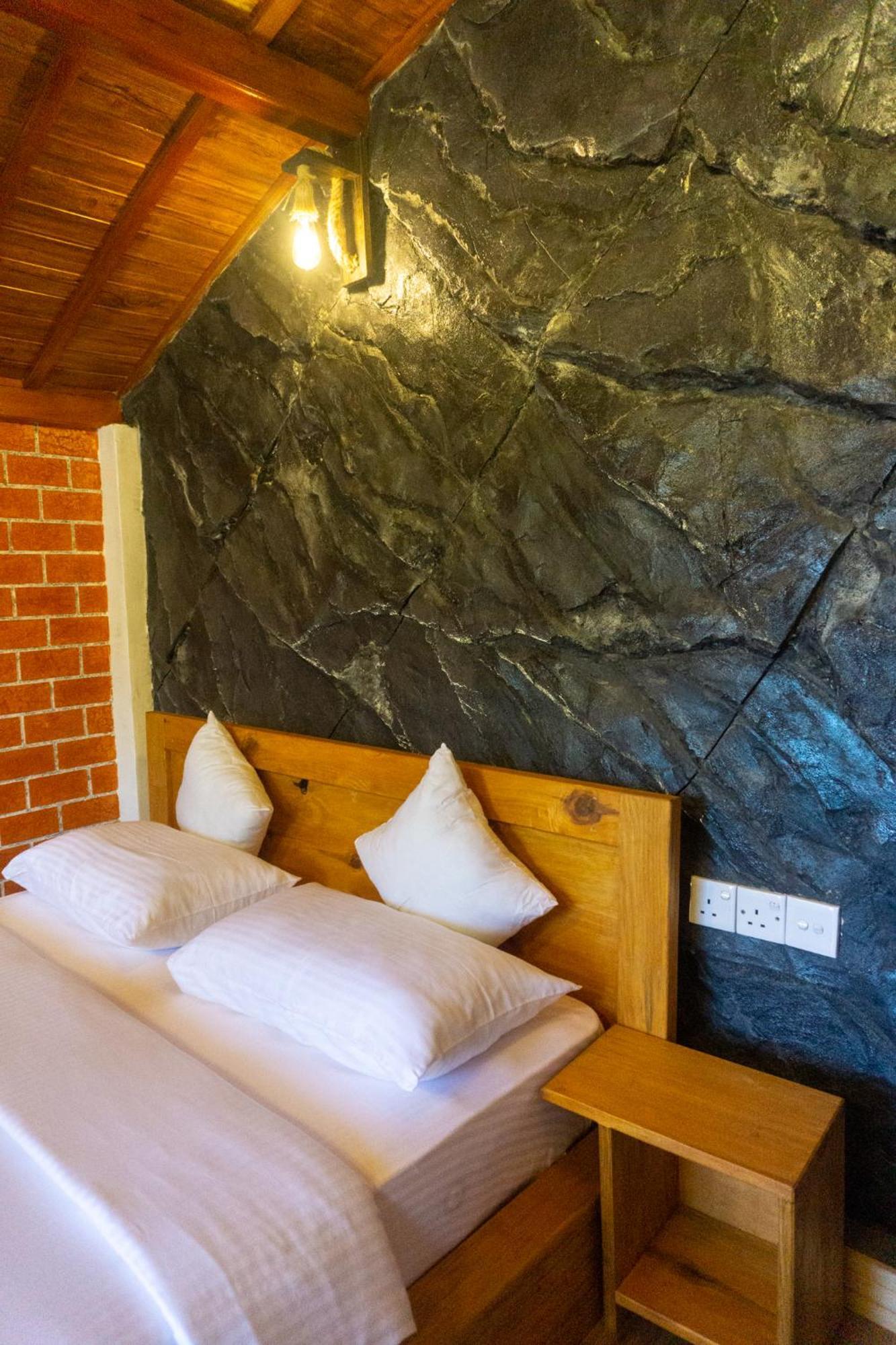 Deluxe Double Room,1643669951:JPEG