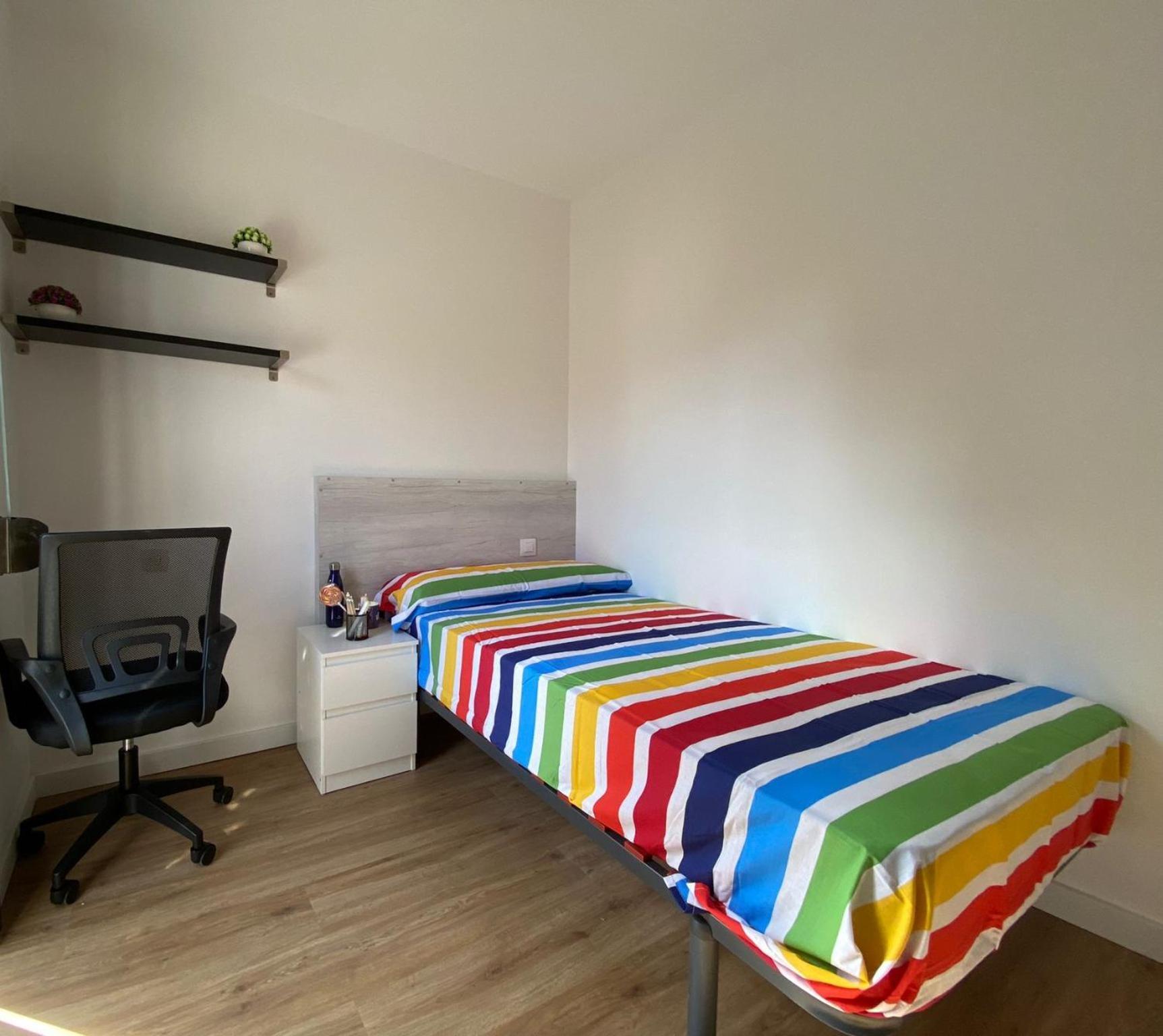 Habitación Individual con baño compartido