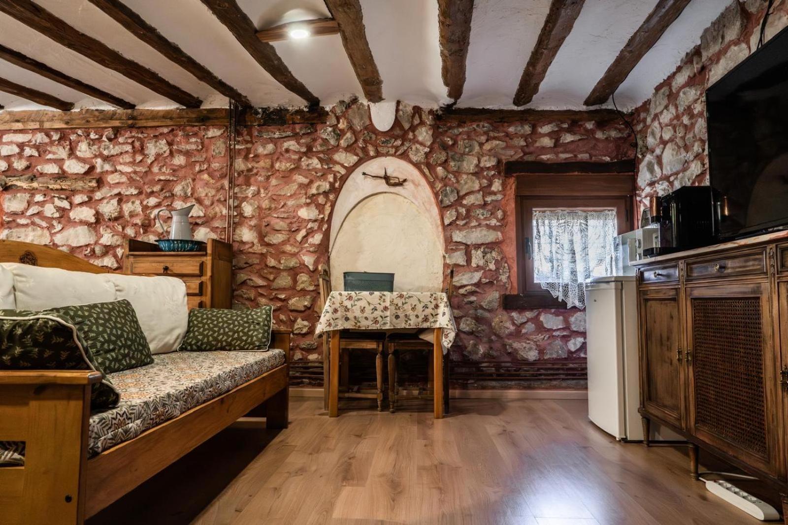 Deluxe Double Room Shower