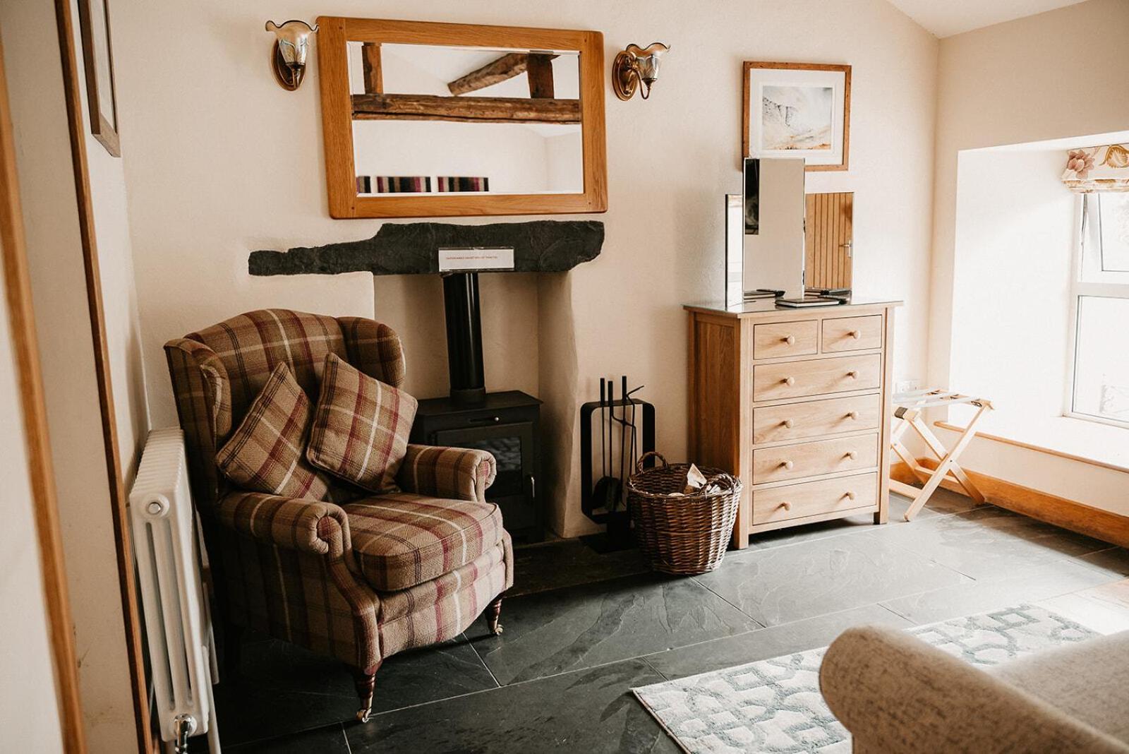 One-Bedroom Suite,1645019175:JPEG