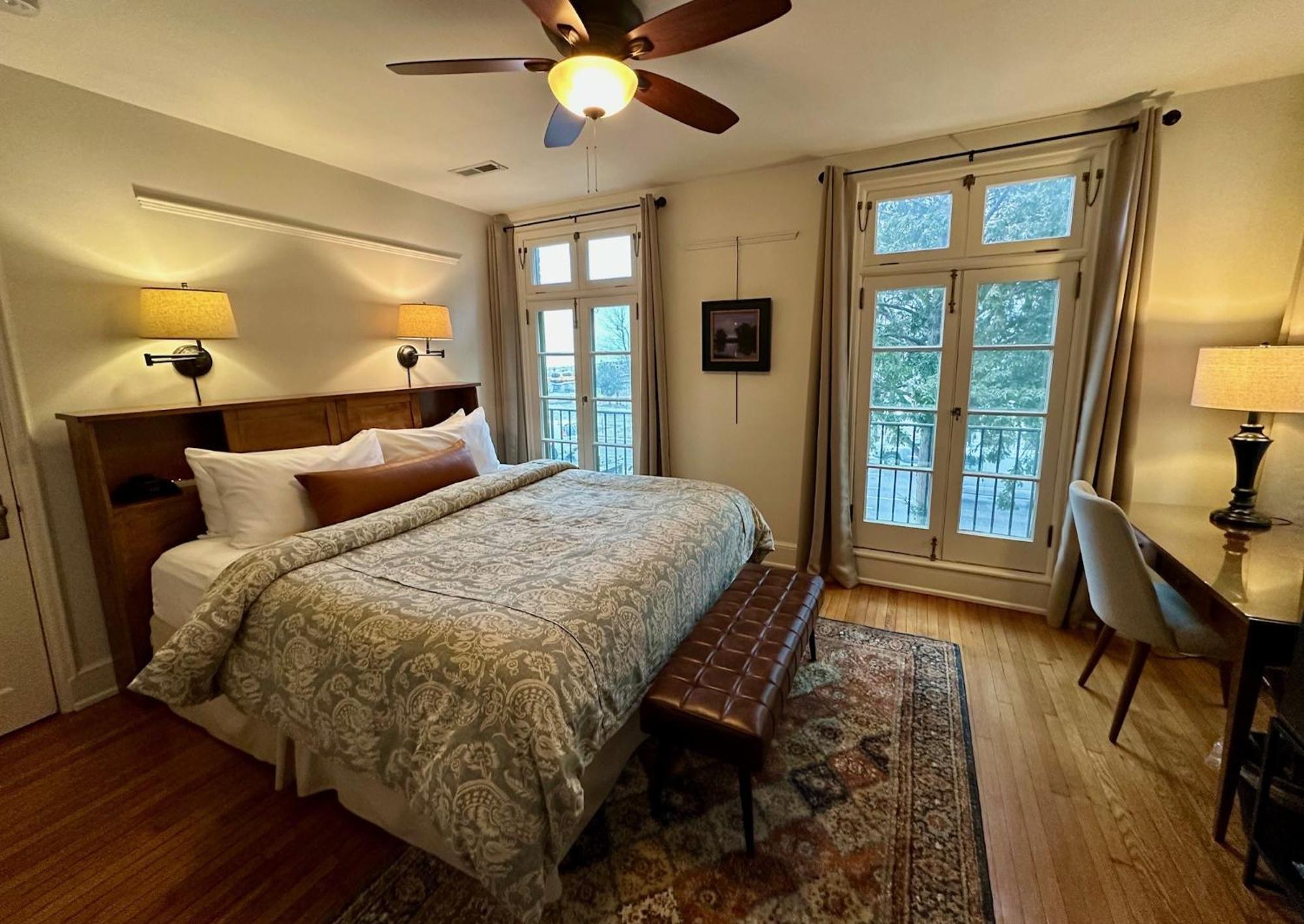 Deluxe King Room
