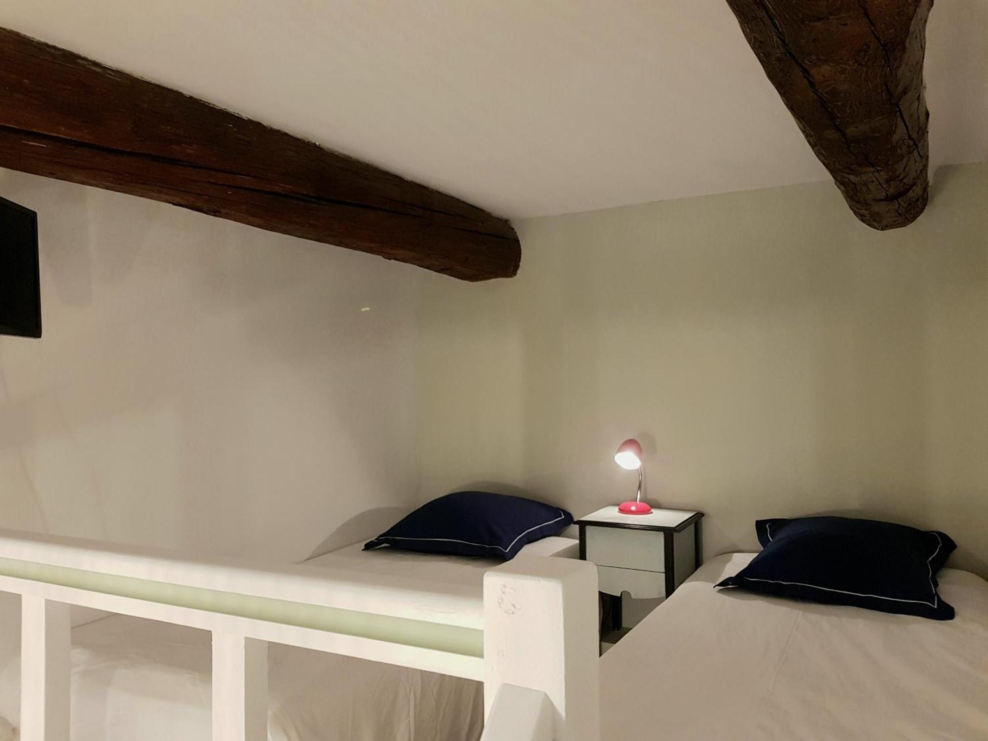 Twin Room,1654286940:JPEG