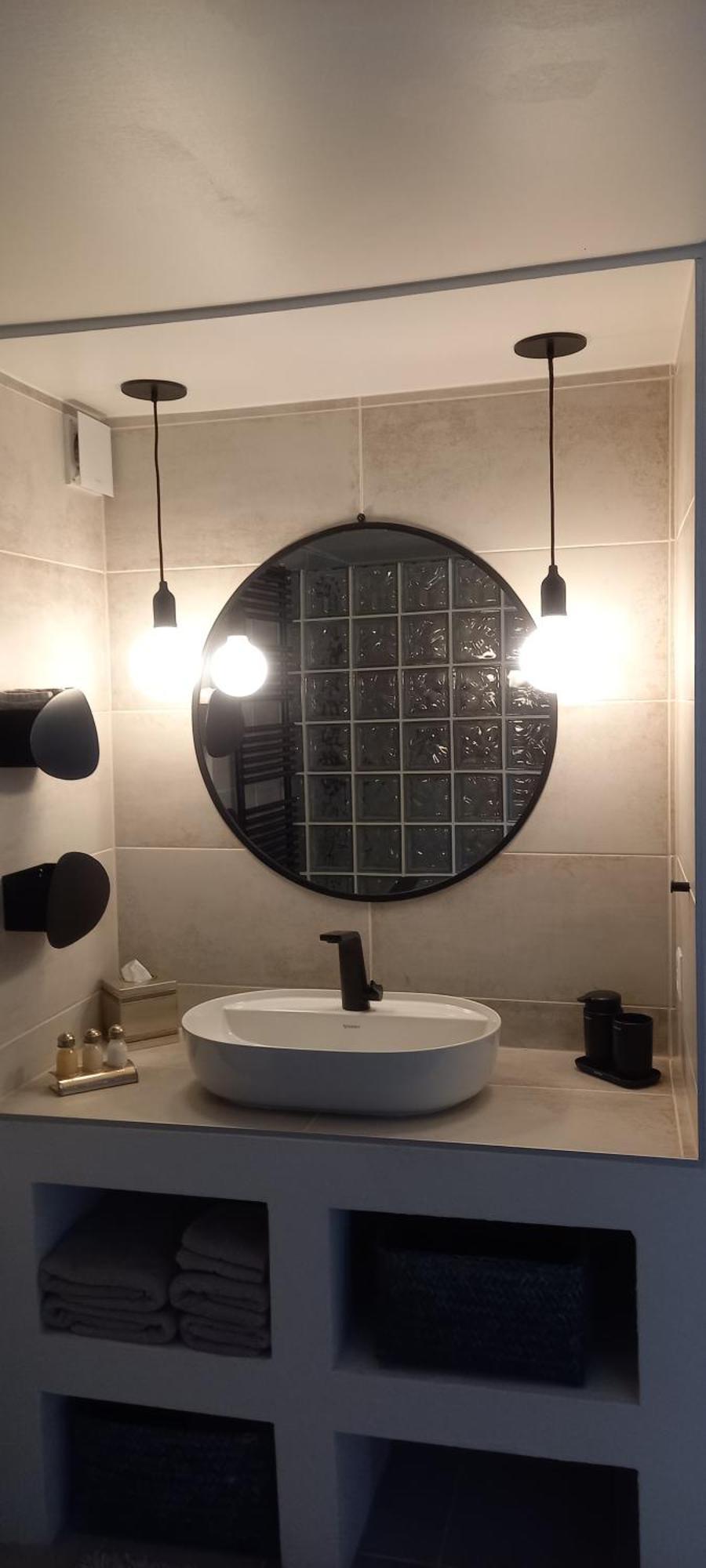 Chambre Double ou Lits Jumeaux avec Salle de Bains Privative