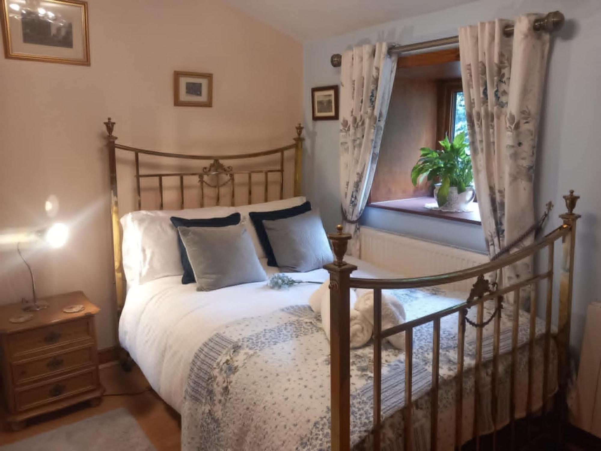 Deluxe Double Room with Shower