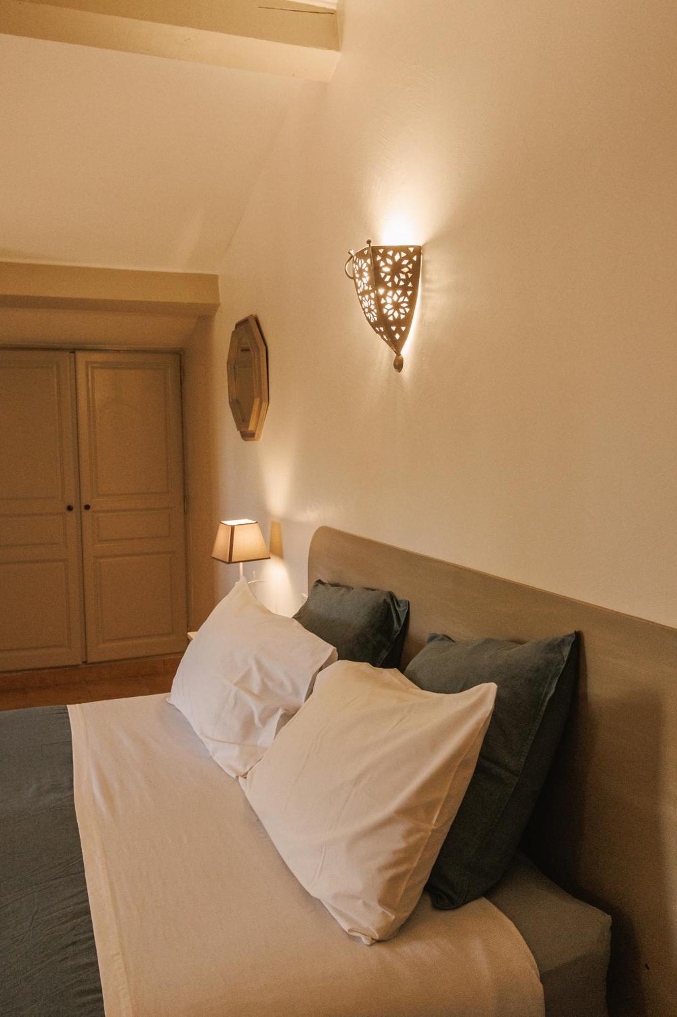 Chambre Triple avec Salle de Bains Privative
