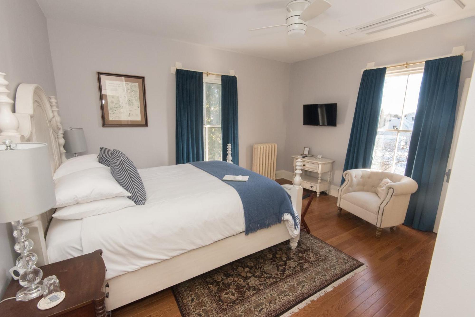 Queen Room,1668004734:JPEG