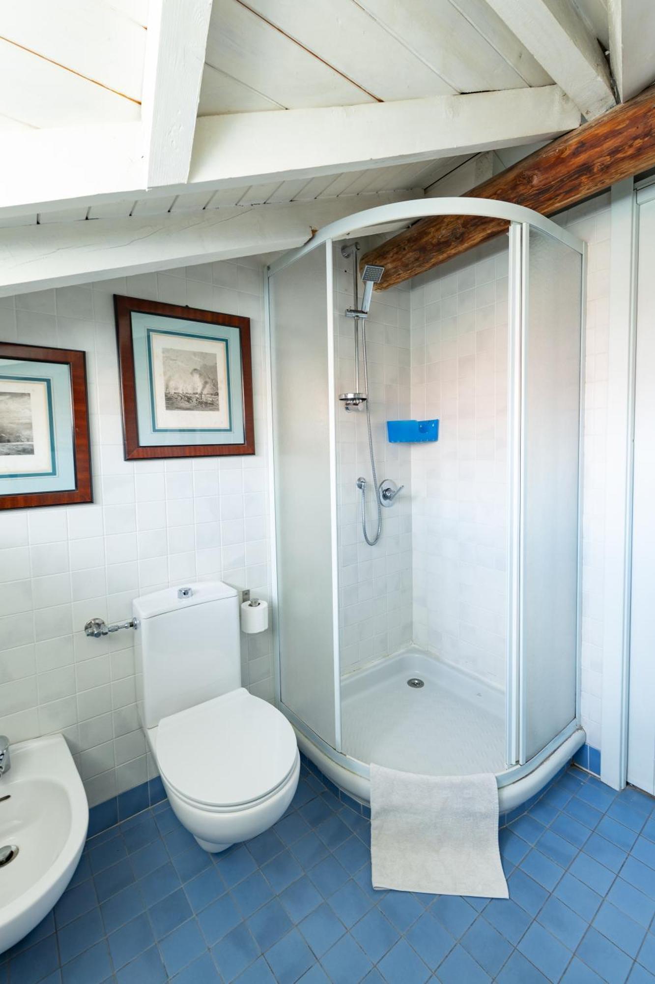 Double or Twin Room with Lake View
