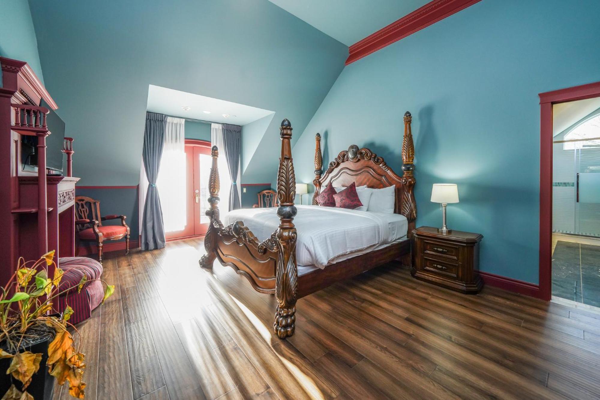 King Room Balcony,1683834154:JPEG