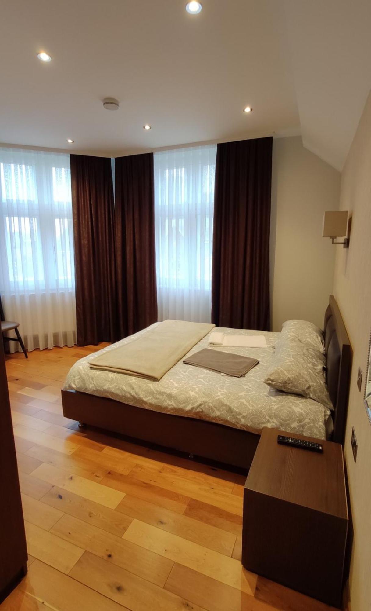 Deluxe King Room,1683856441:JPEG