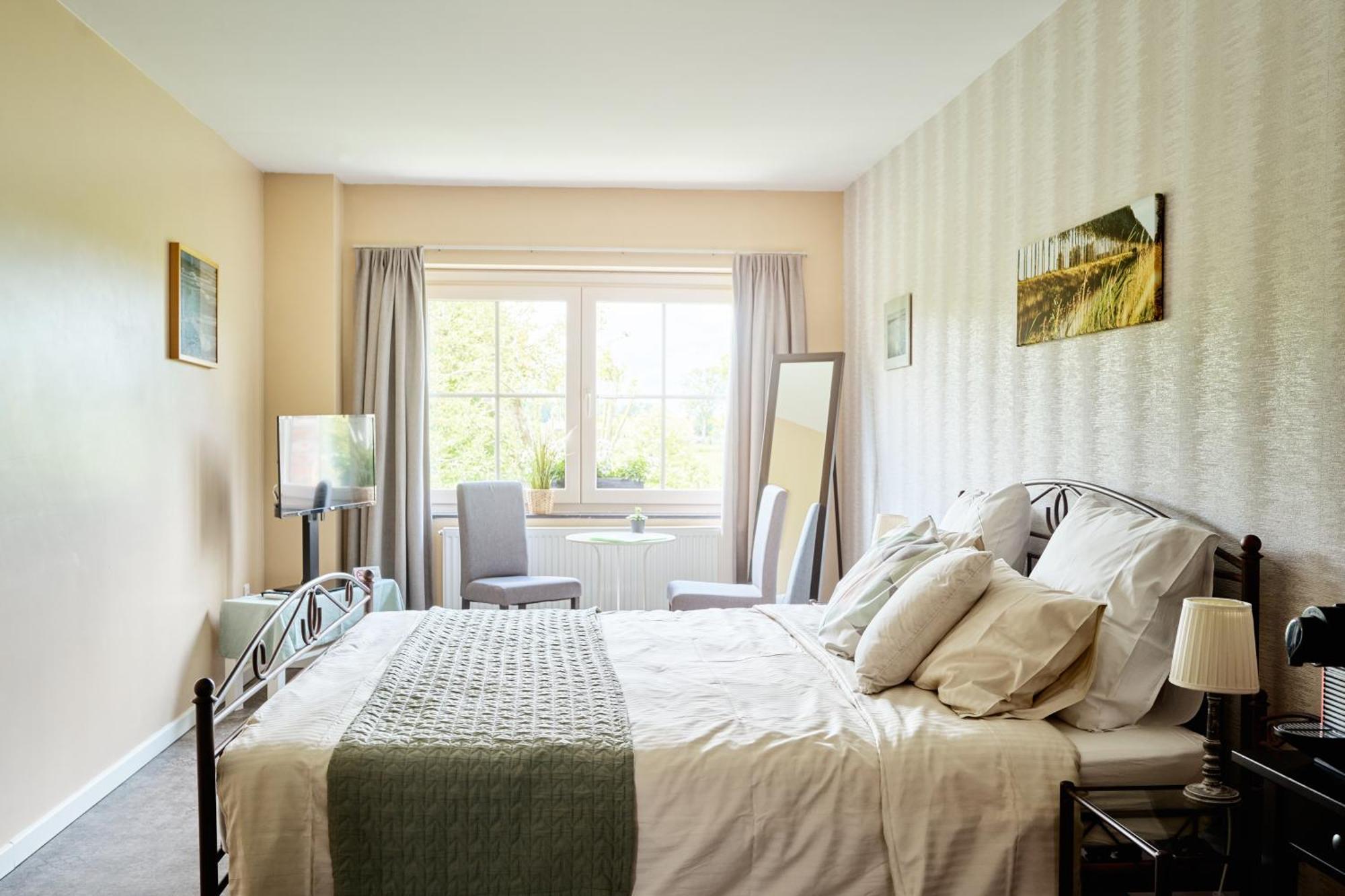 Driepersoonskamer met Eigen Badkamer