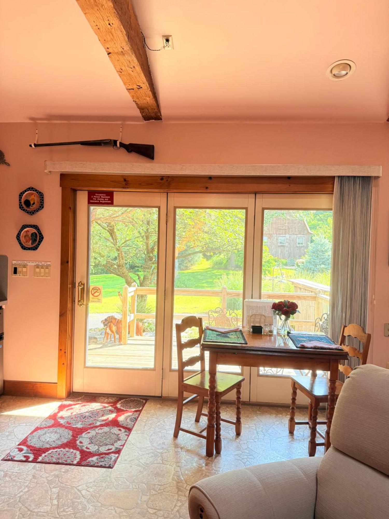 Deluxe King Suite,1692085786:JPEG