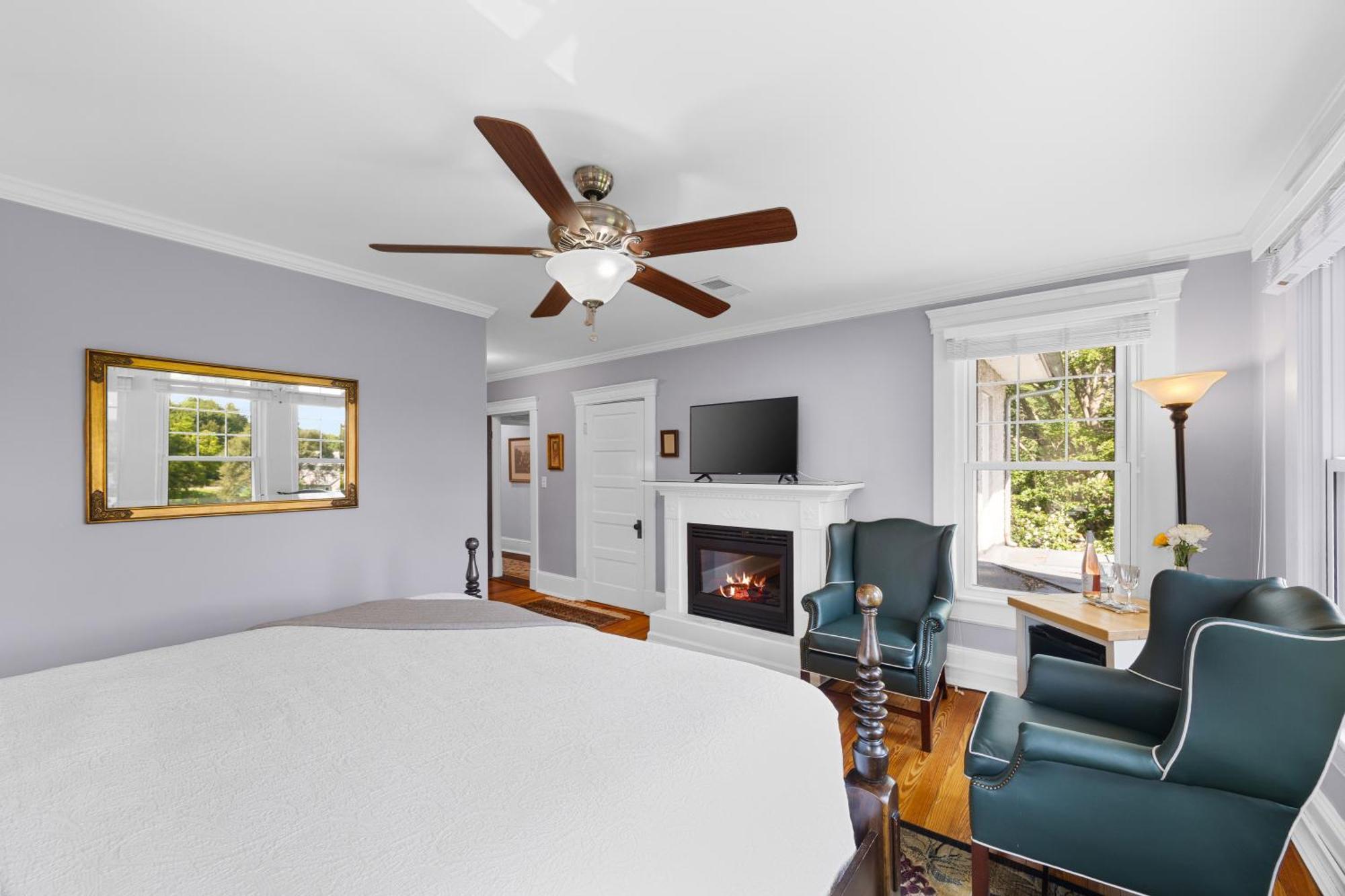 King Room,1698223559:JPEG