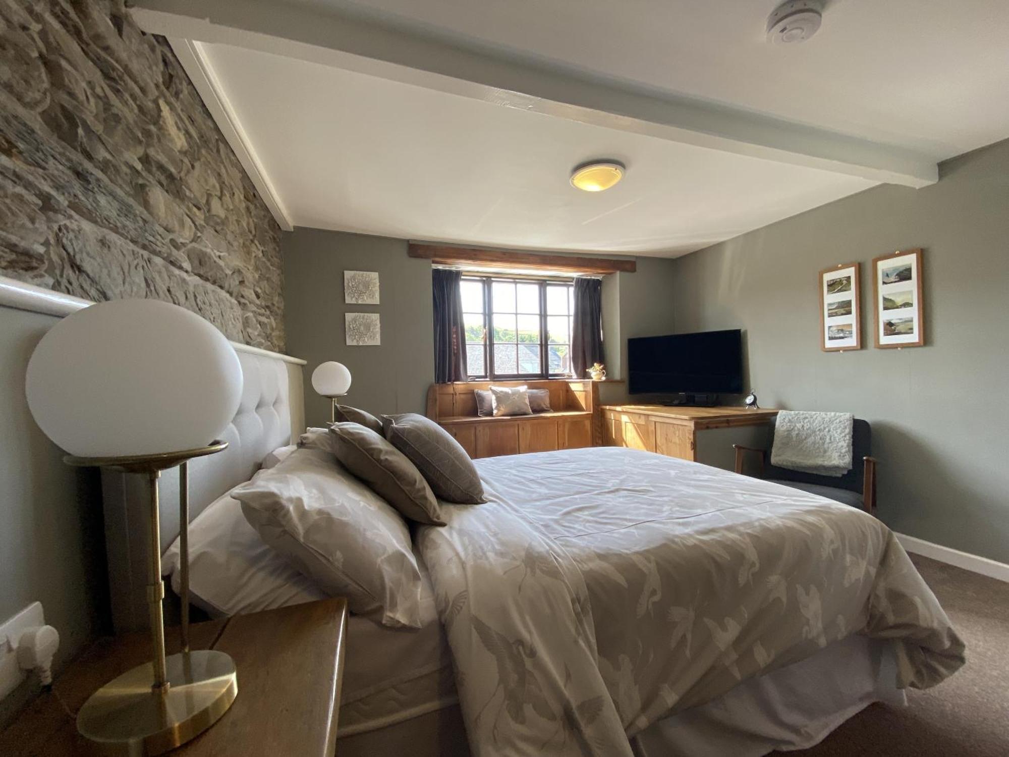 Deluxe Double Room with Shower